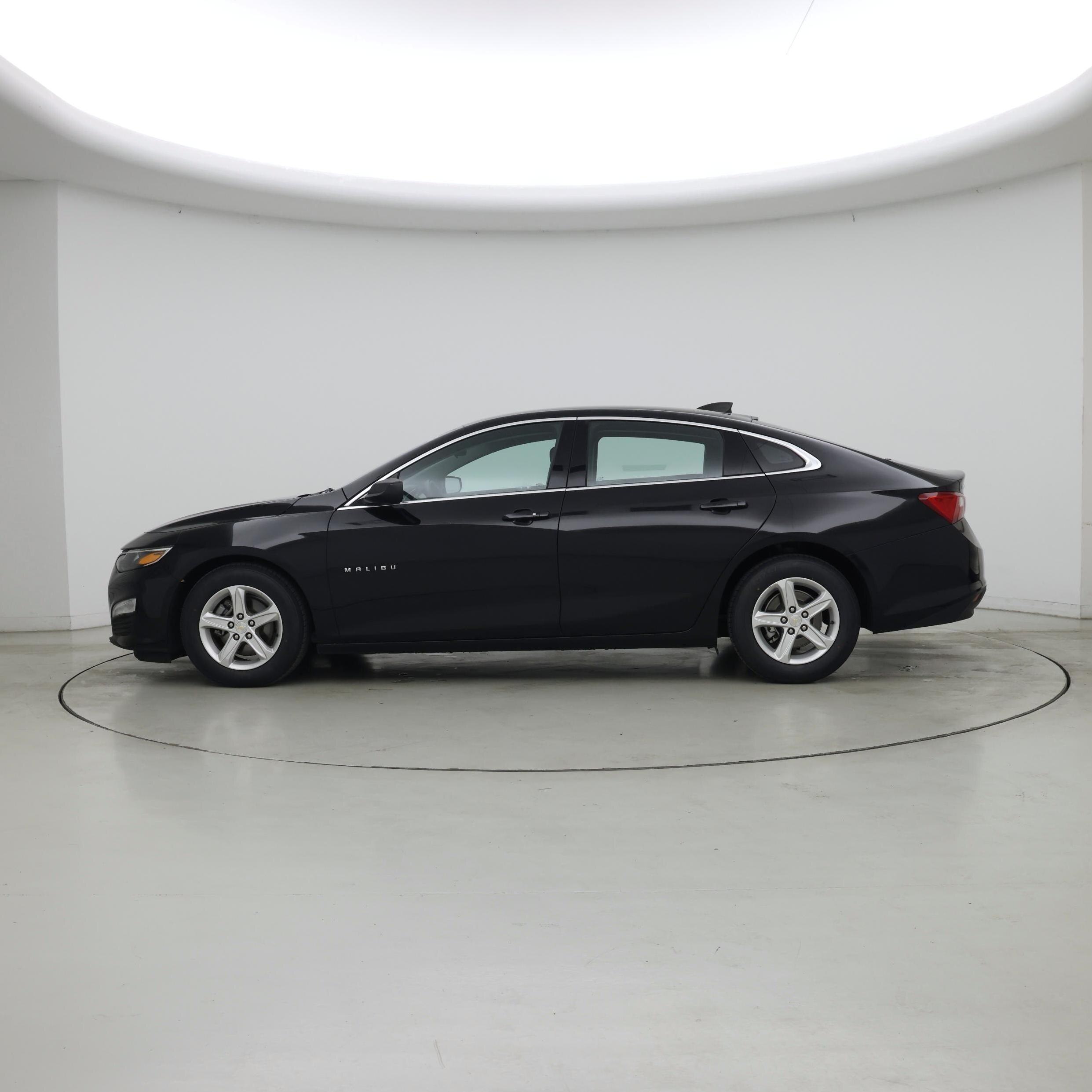 Thumbnail: 2023 Chevrolet Malibu - 3