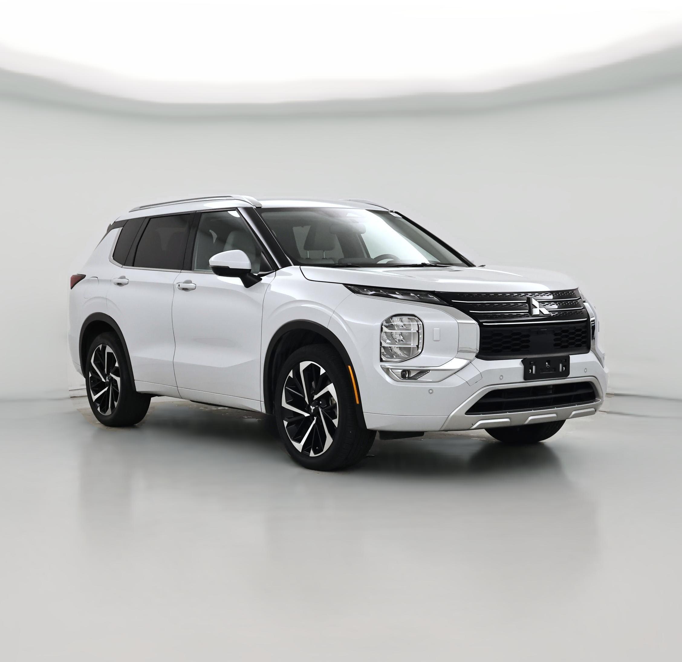 Thumbnail: 2024 Mitsubishi Outlander - 1