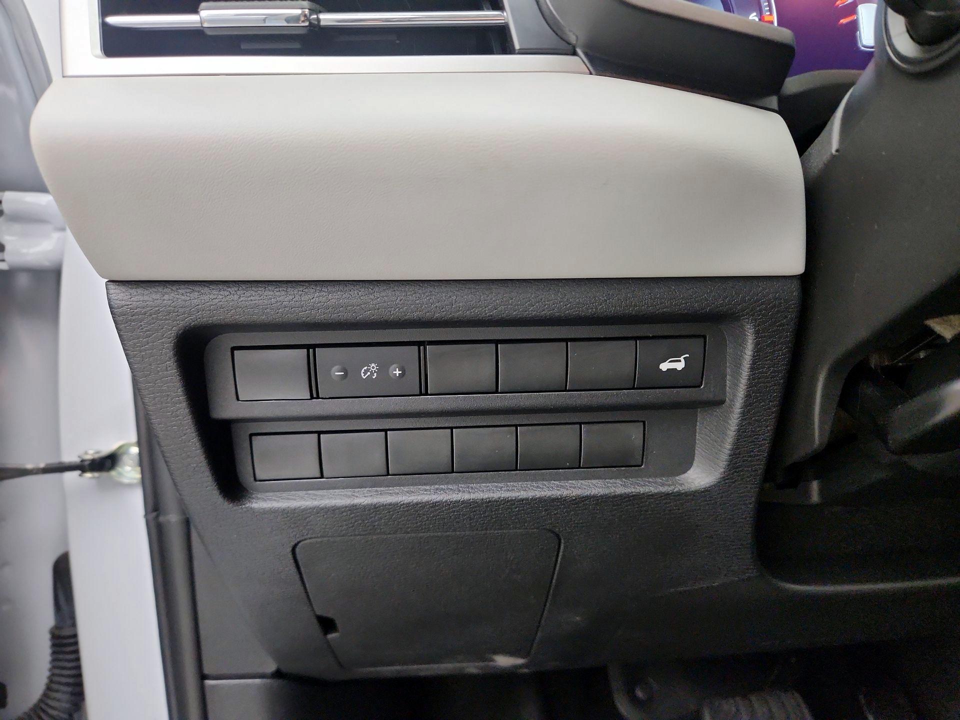 Thumbnail: 2024 Mitsubishi Outlander - 13