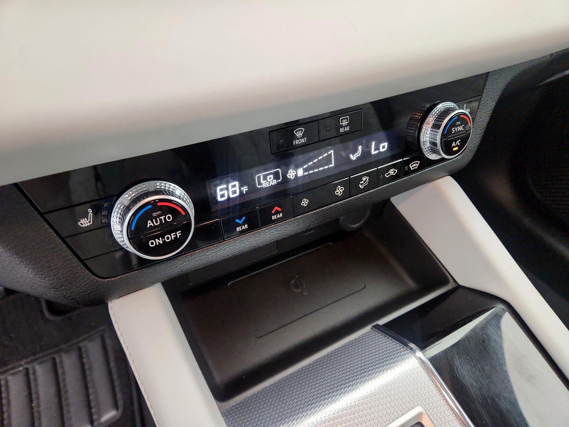 Thumbnail: 2024 Mitsubishi Outlander - 17