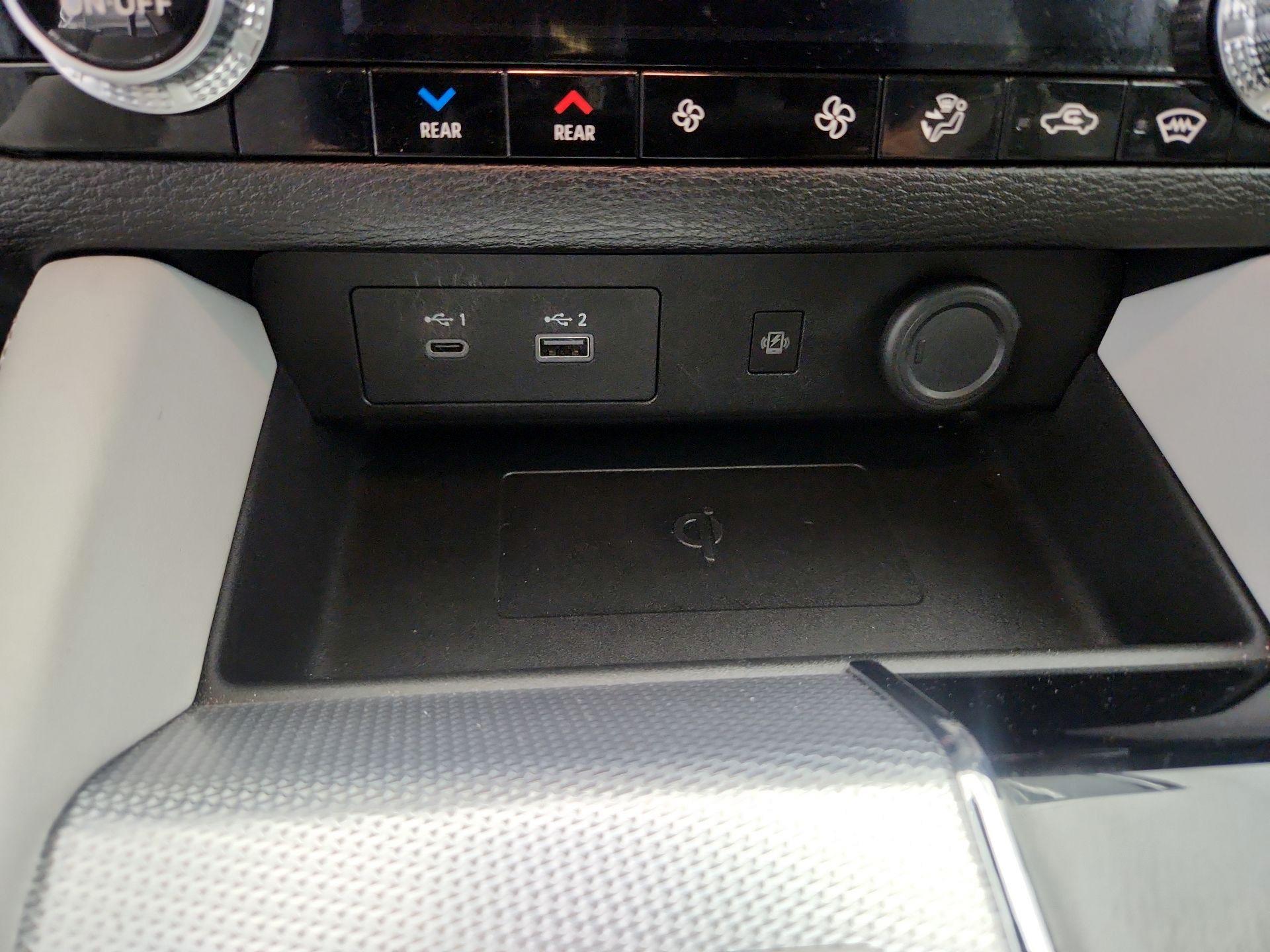 Thumbnail: 2024 Mitsubishi Outlander - 19