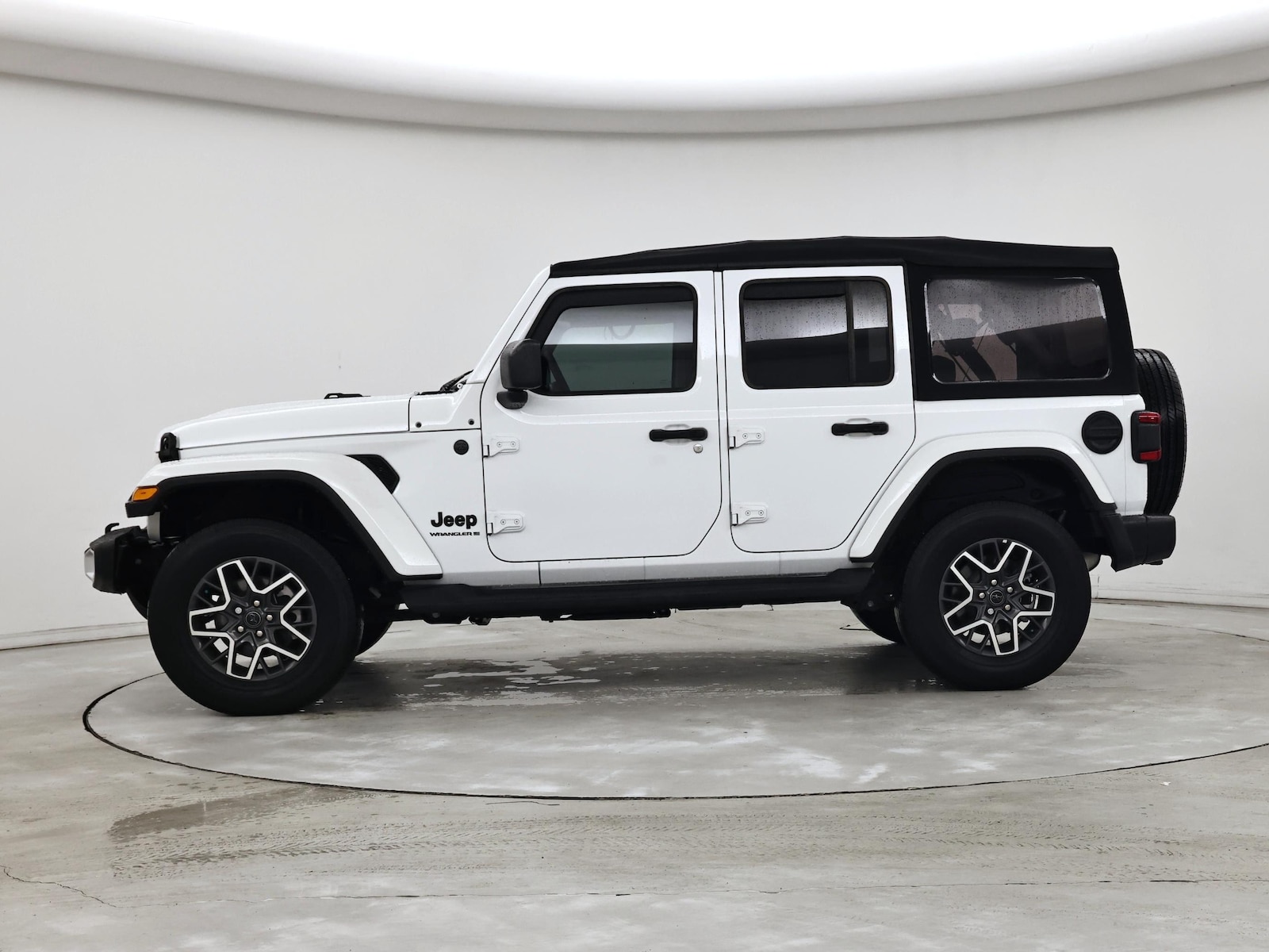 2025 Jeep Wrangler 4-Door Sahara - Photo 4