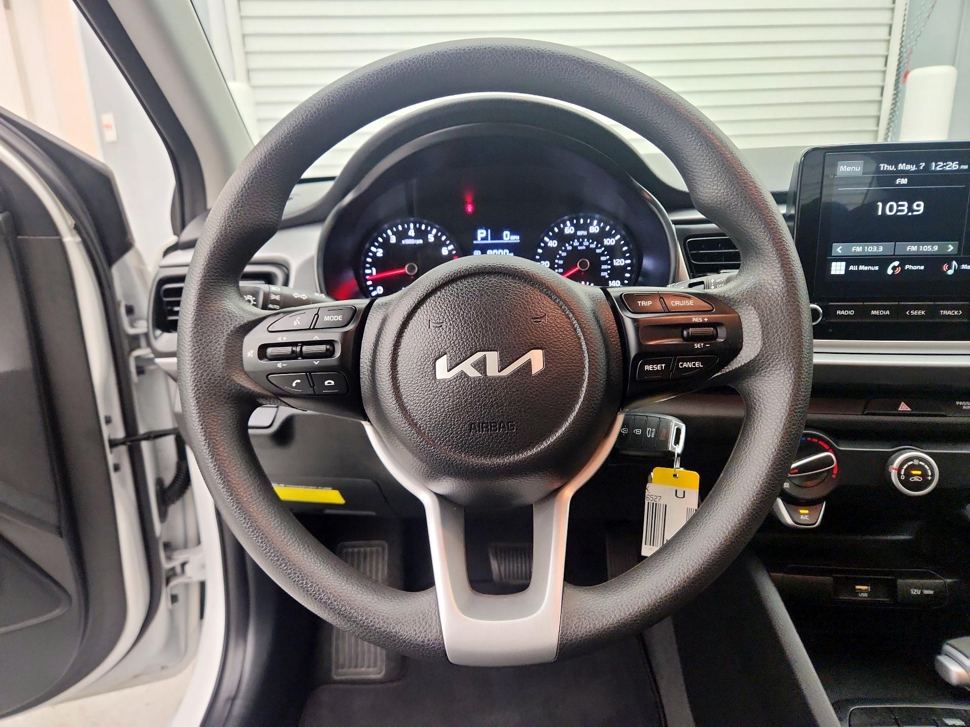 Thumbnail: 2022 Kia Rio - 10