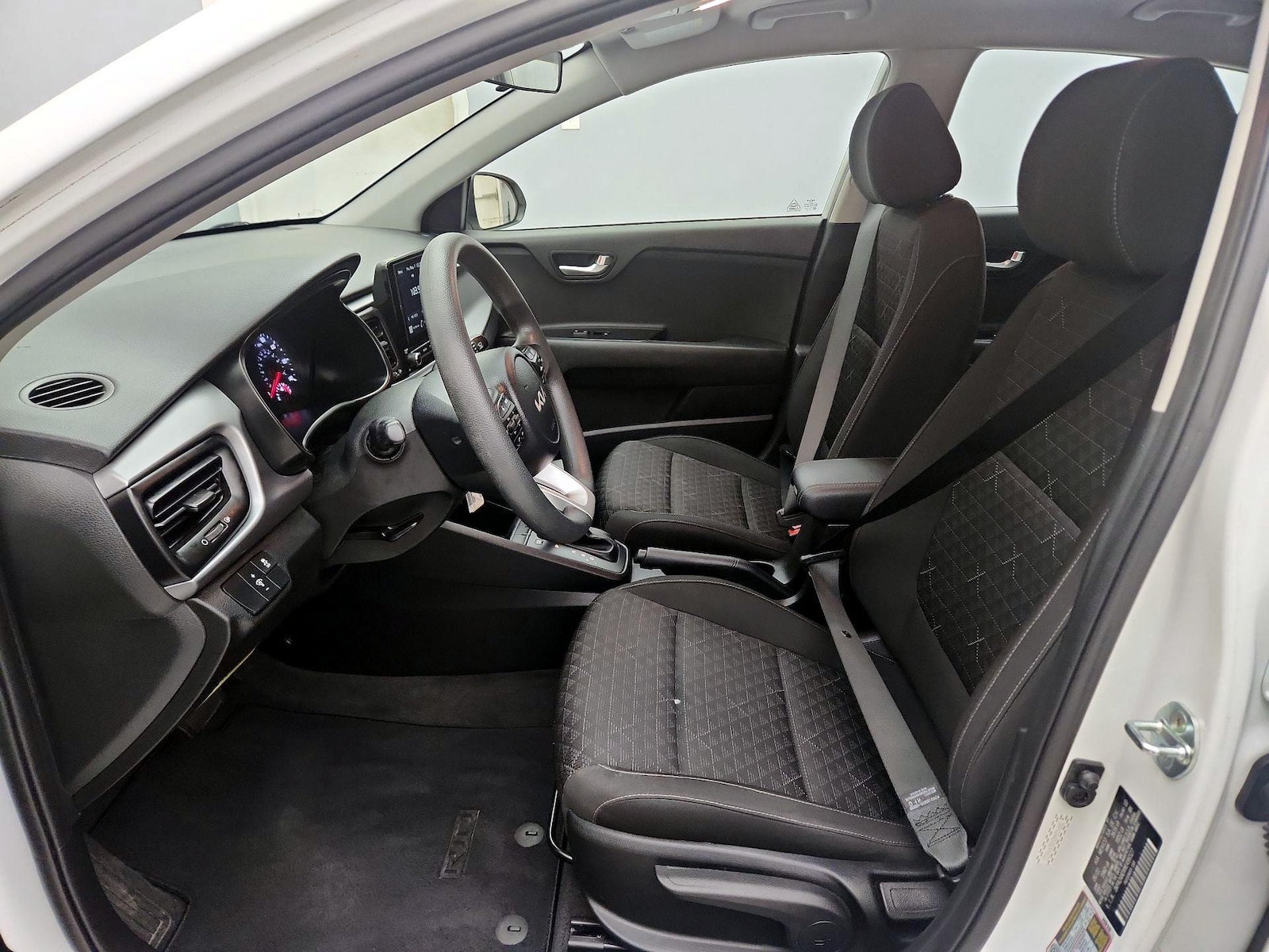 2022 Kia Rio S - Photo 12