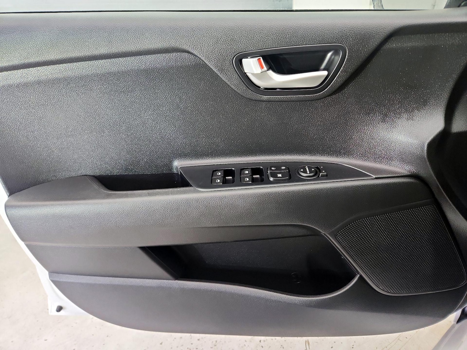 2022 Kia Rio S - Photo 13