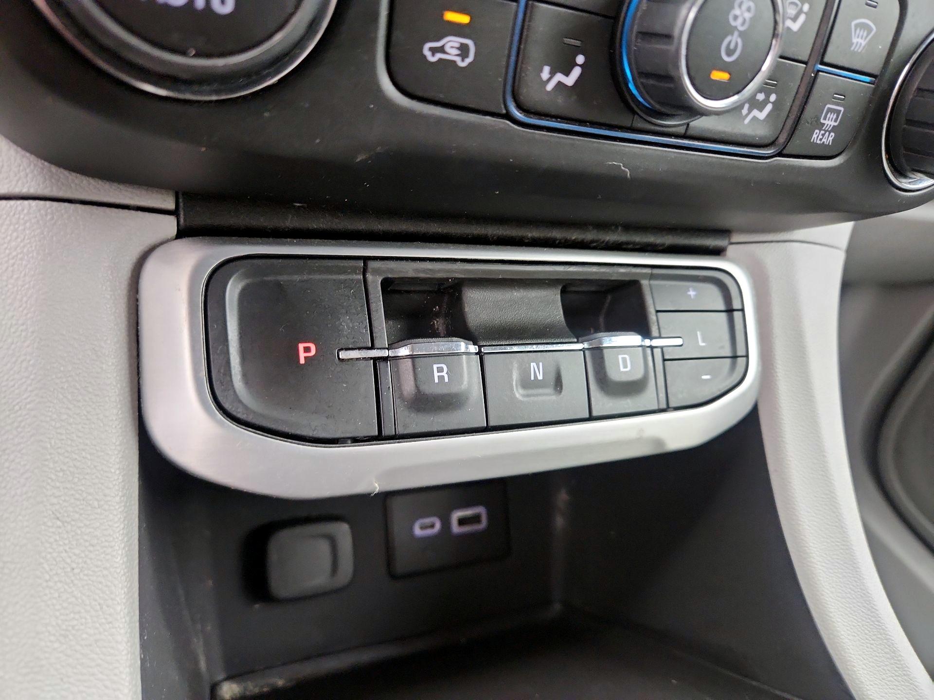 Thumbnail: 2022 GMC Acadia - 17