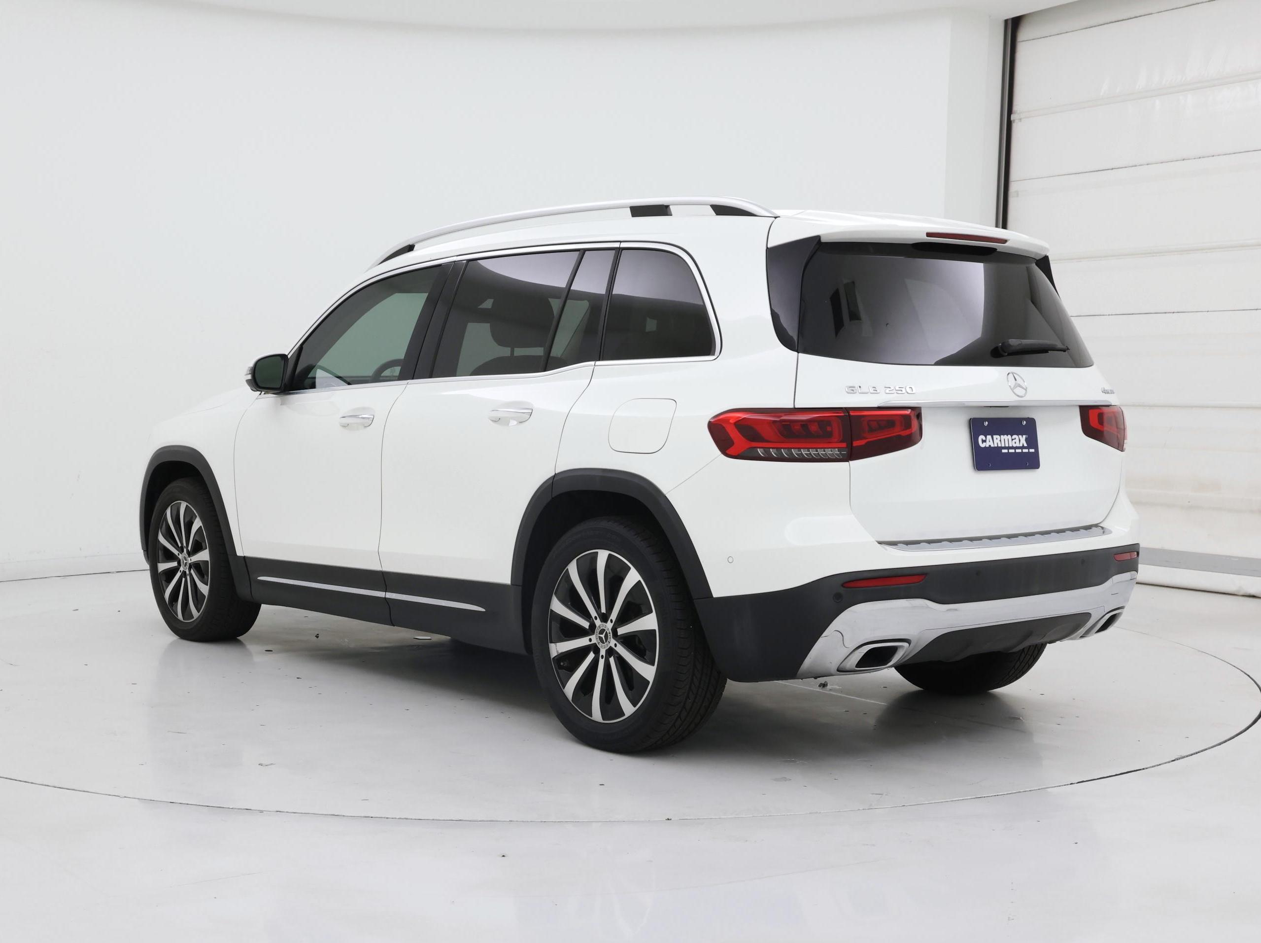 Thumbnail: 2021 Mercedes-Benz GLB - 2