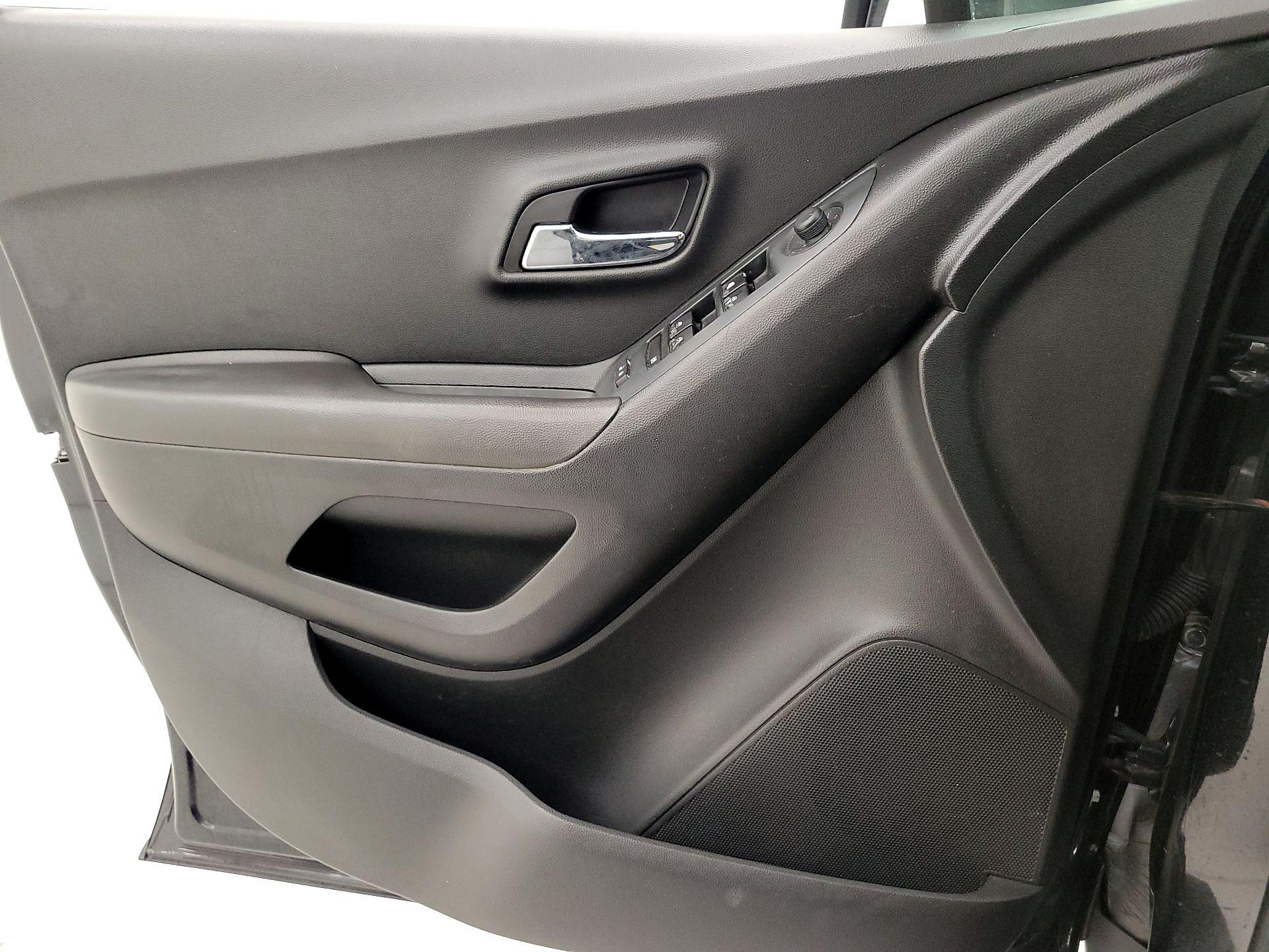 Thumbnail: 2020 Chevrolet Trax - 12