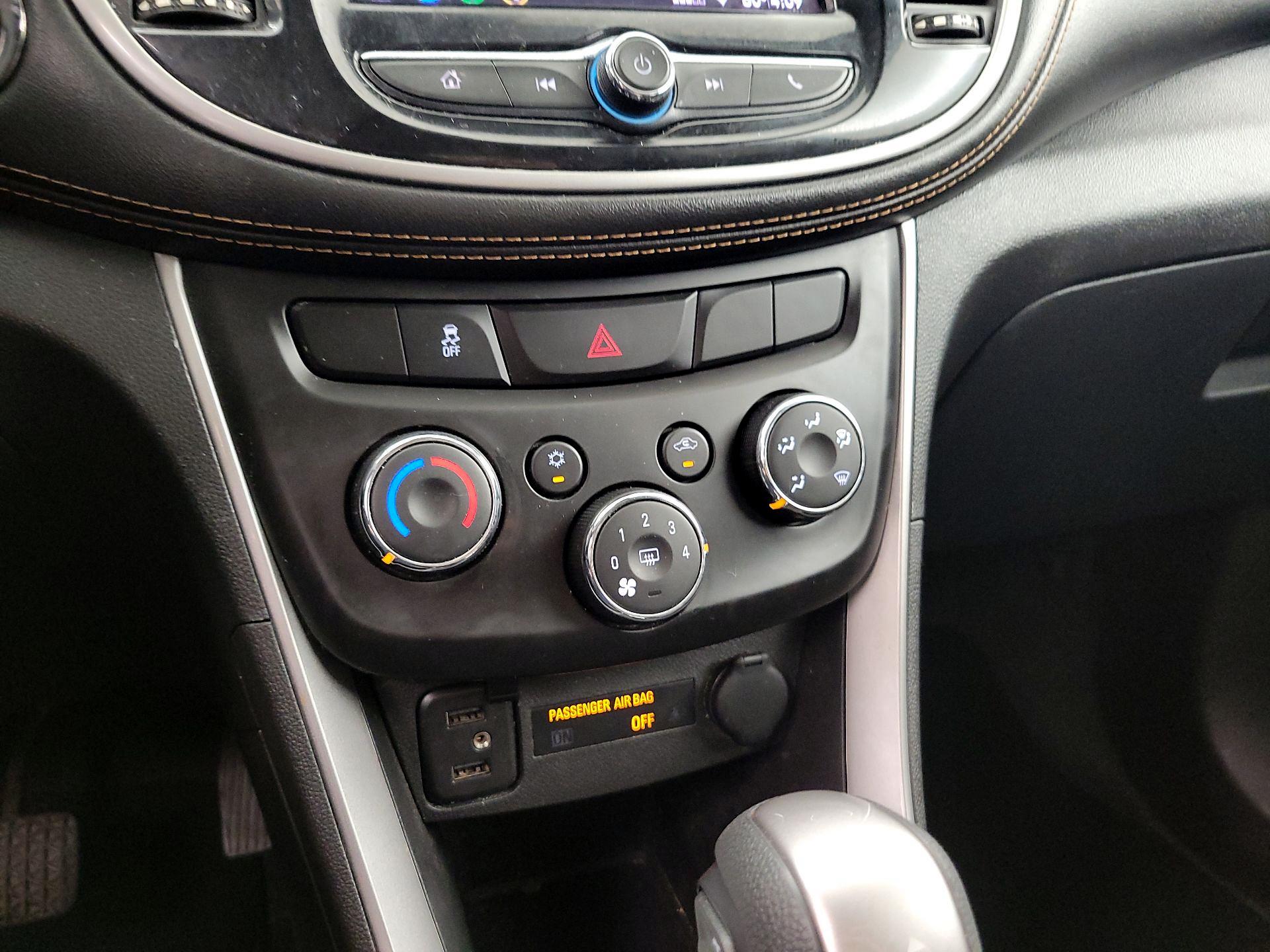 Thumbnail: 2020 Chevrolet Trax - 16