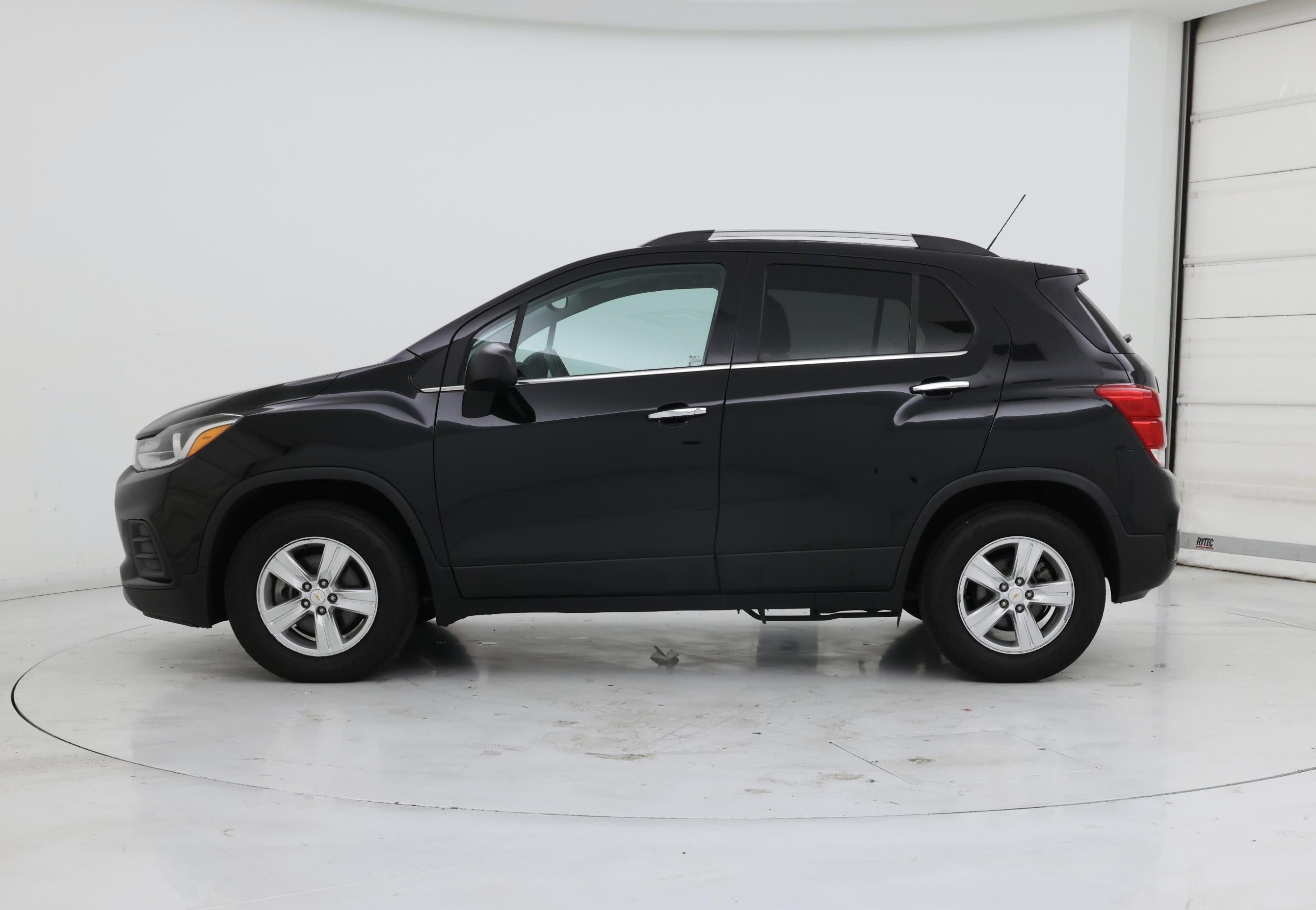 Thumbnail: 2020 Chevrolet Trax - 3