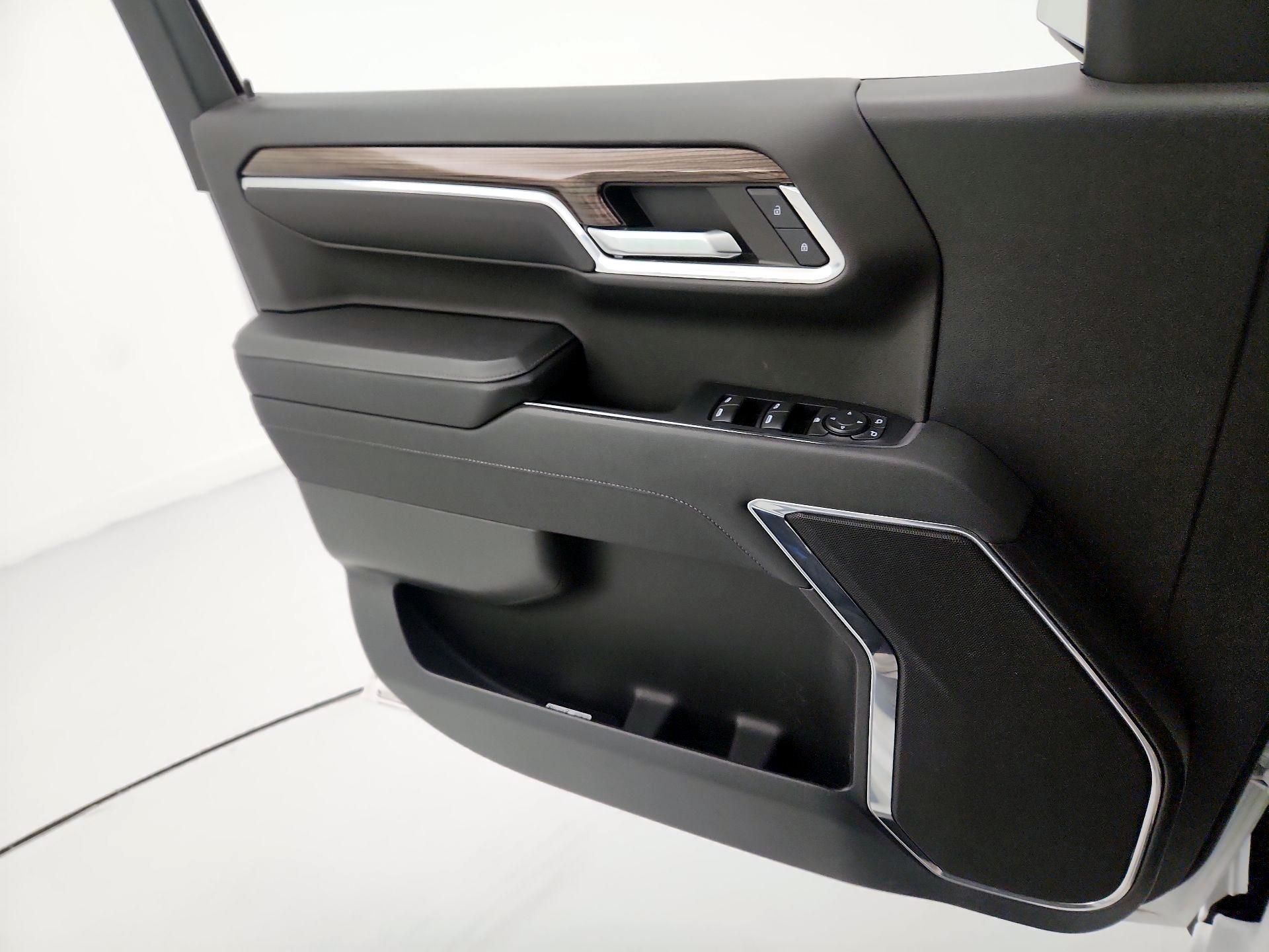 Thumbnail: 2023 Chevrolet Silverado 1500 - 12