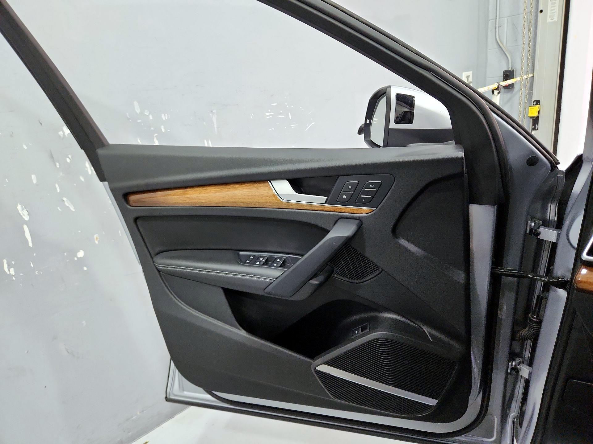 Thumbnail: 2023 Audi Q5 - 12