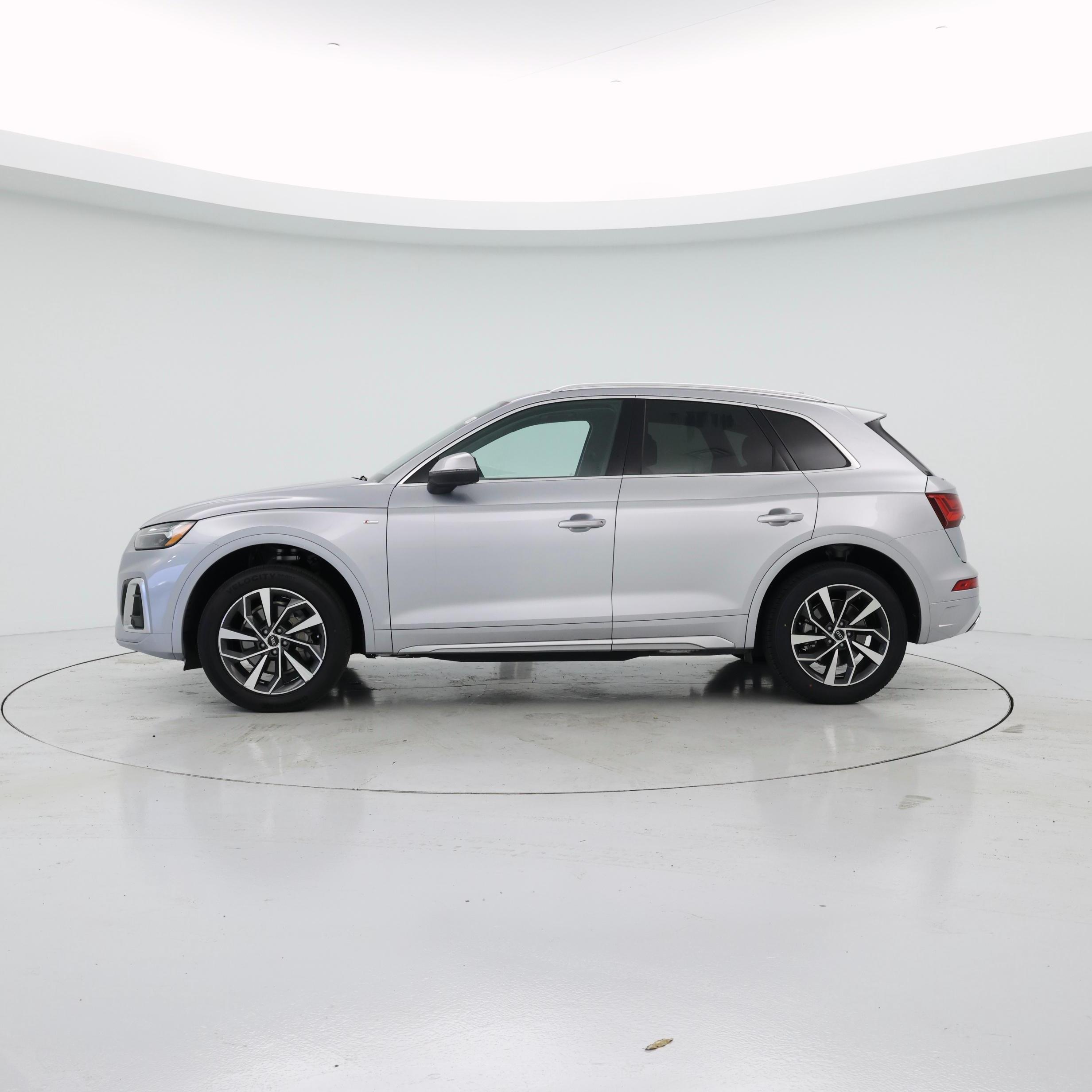 Thumbnail: 2023 Audi Q5 - 3