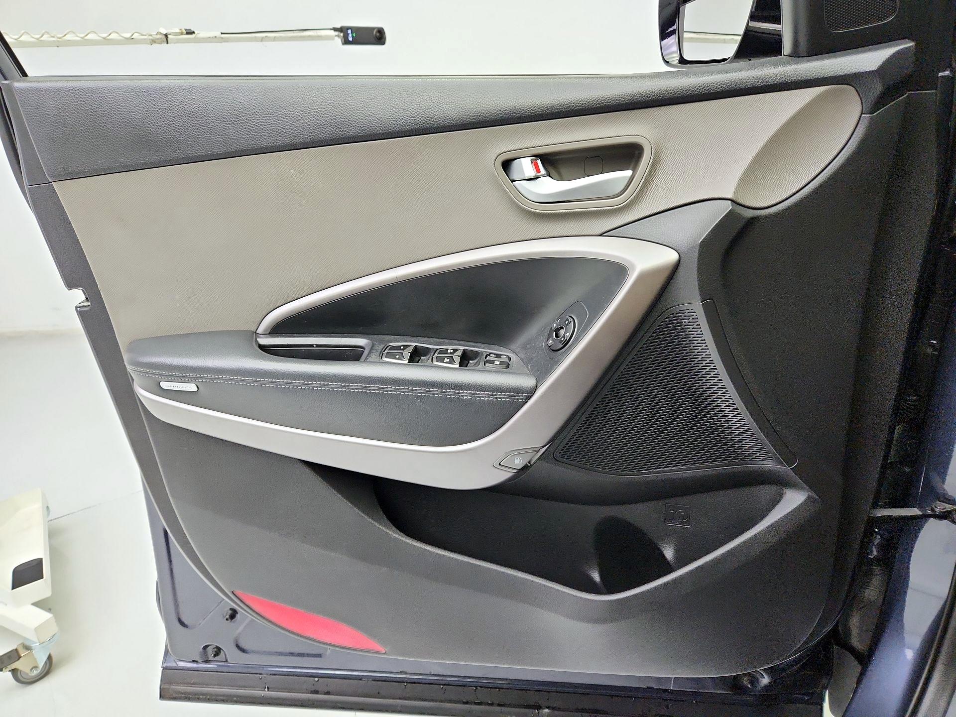 Thumbnail: 2015 Hyundai Santa Fe - 12