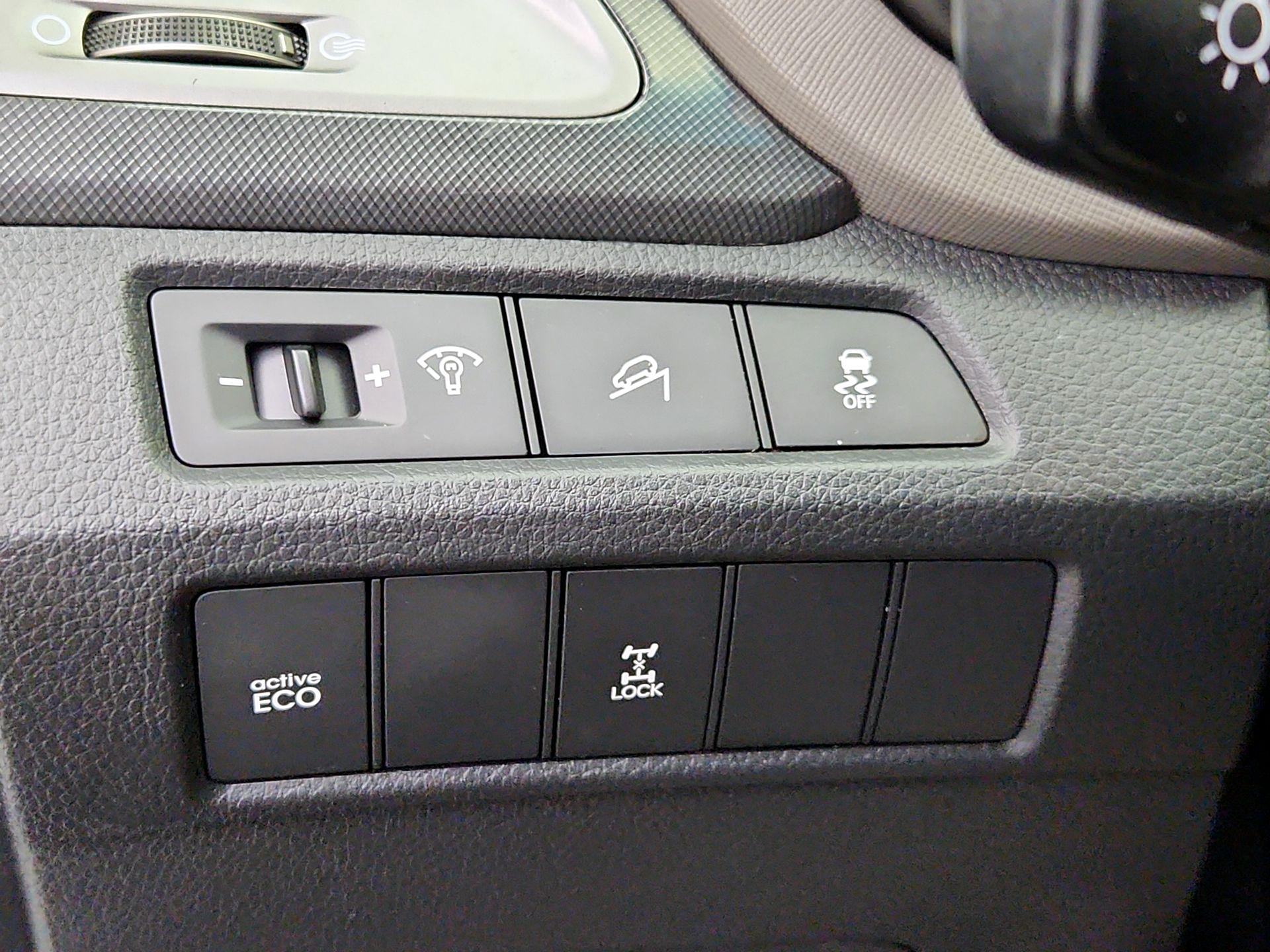 Thumbnail: 2015 Hyundai Santa Fe - 13