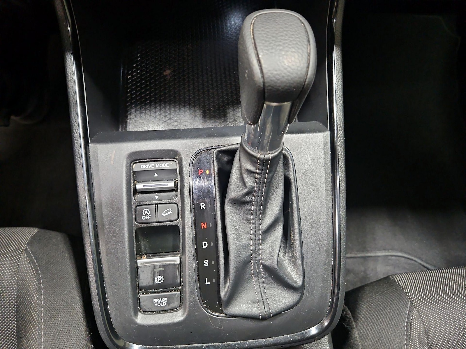 2025 Honda CR-V LX - Photo 18