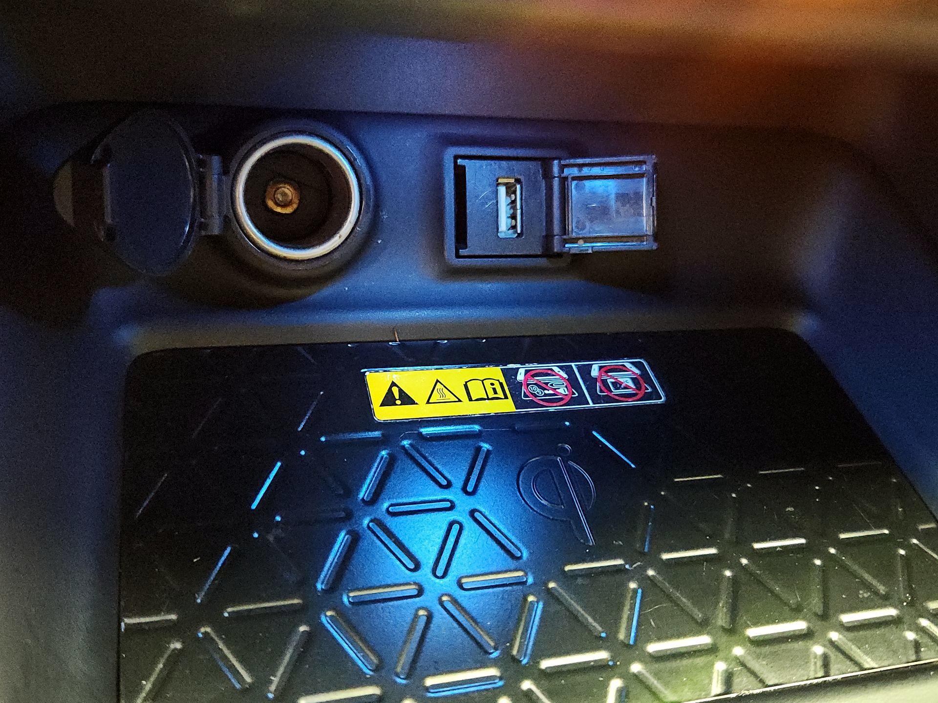 Thumbnail: 2022 Toyota RAV4 - 19