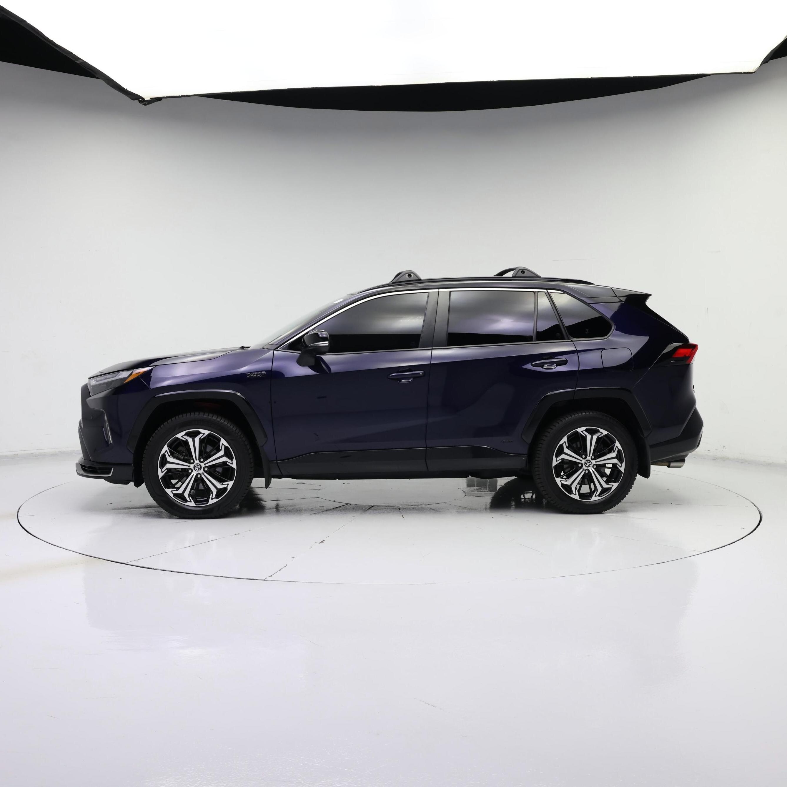 Thumbnail: 2022 Toyota RAV4 - 3