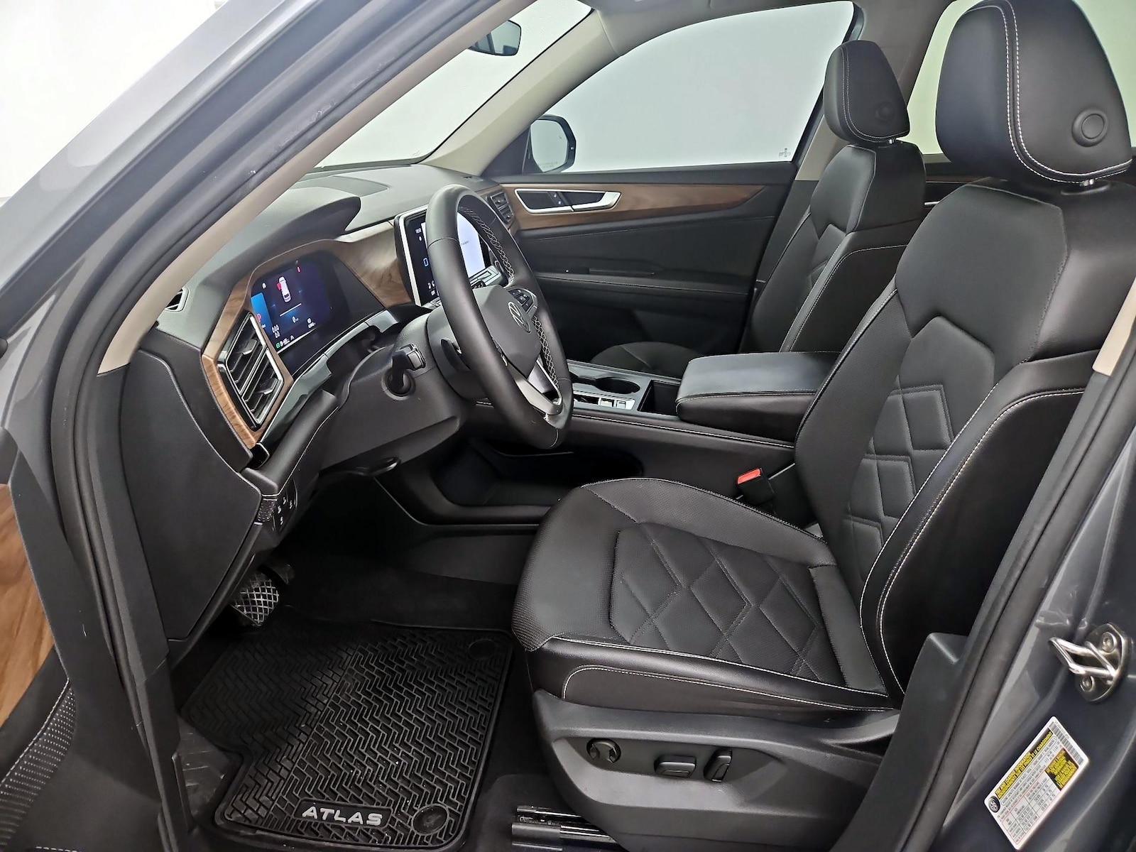 2024 Volkswagen Atlas SE - Photo 10