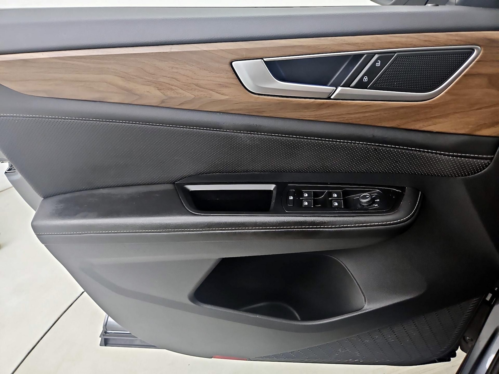 2024 Volkswagen Atlas SE - Photo 11