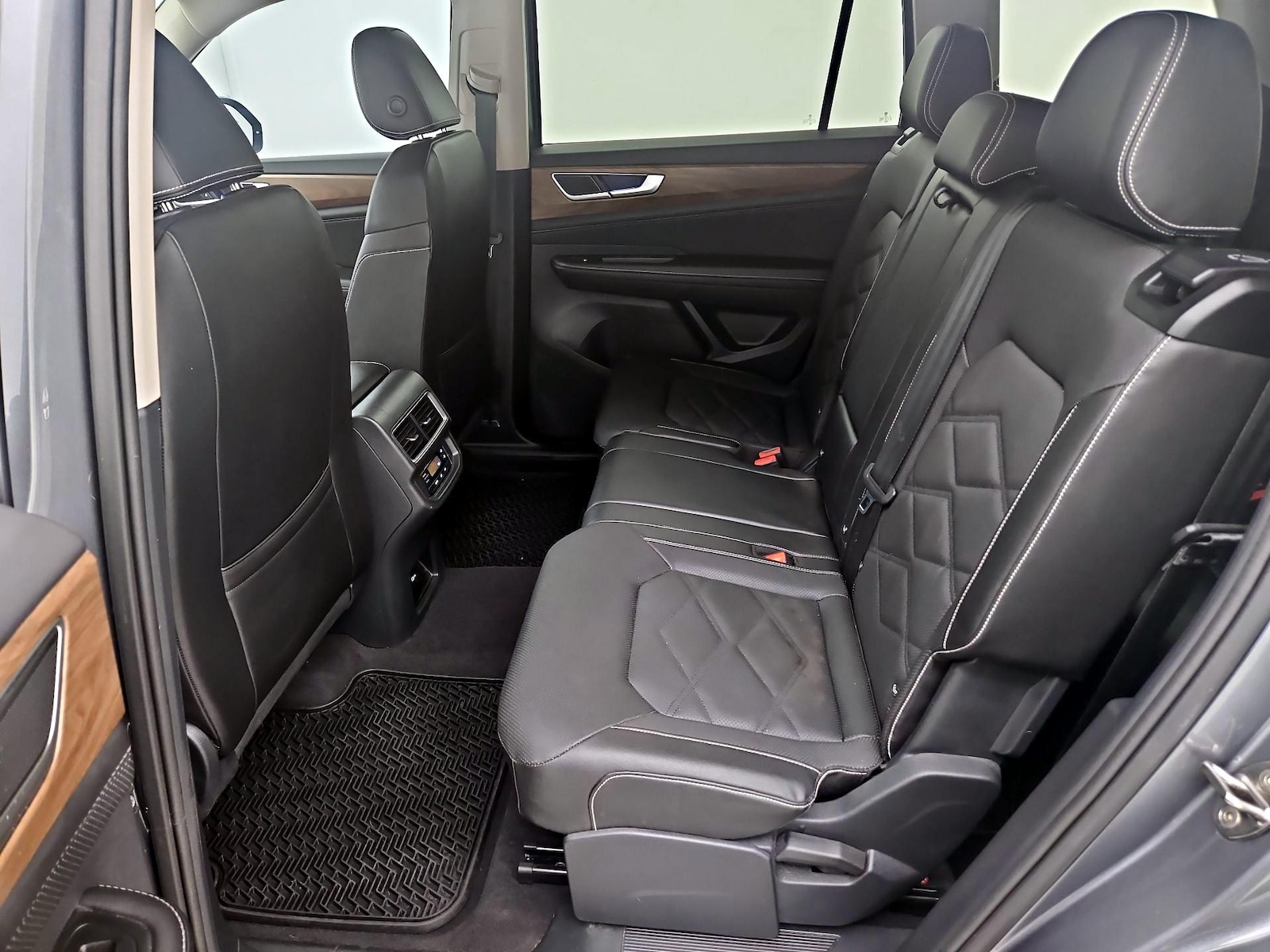 2024 Volkswagen Atlas SE - Photo 19
