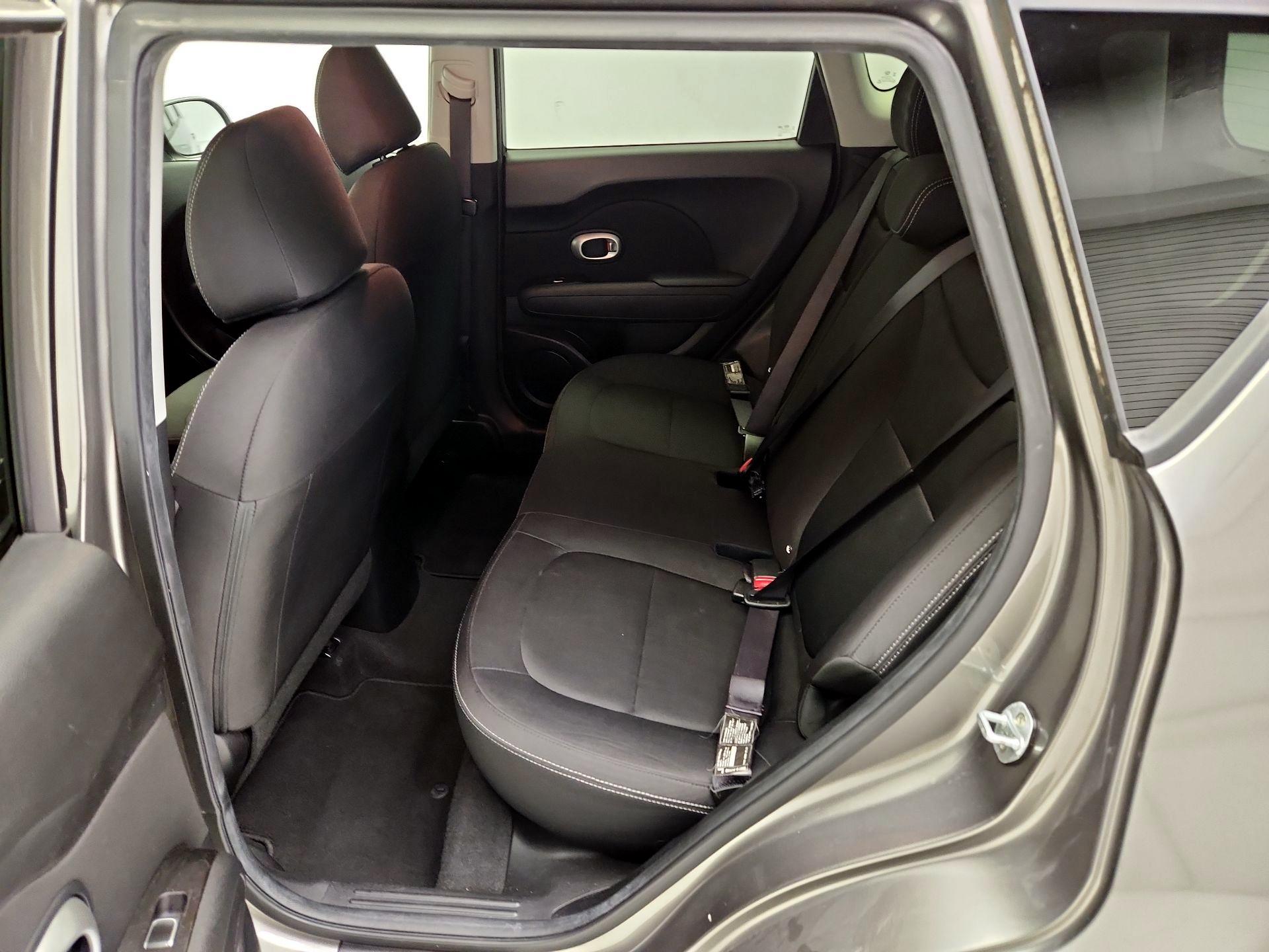 Thumbnail: 2018 Kia Soul - 18