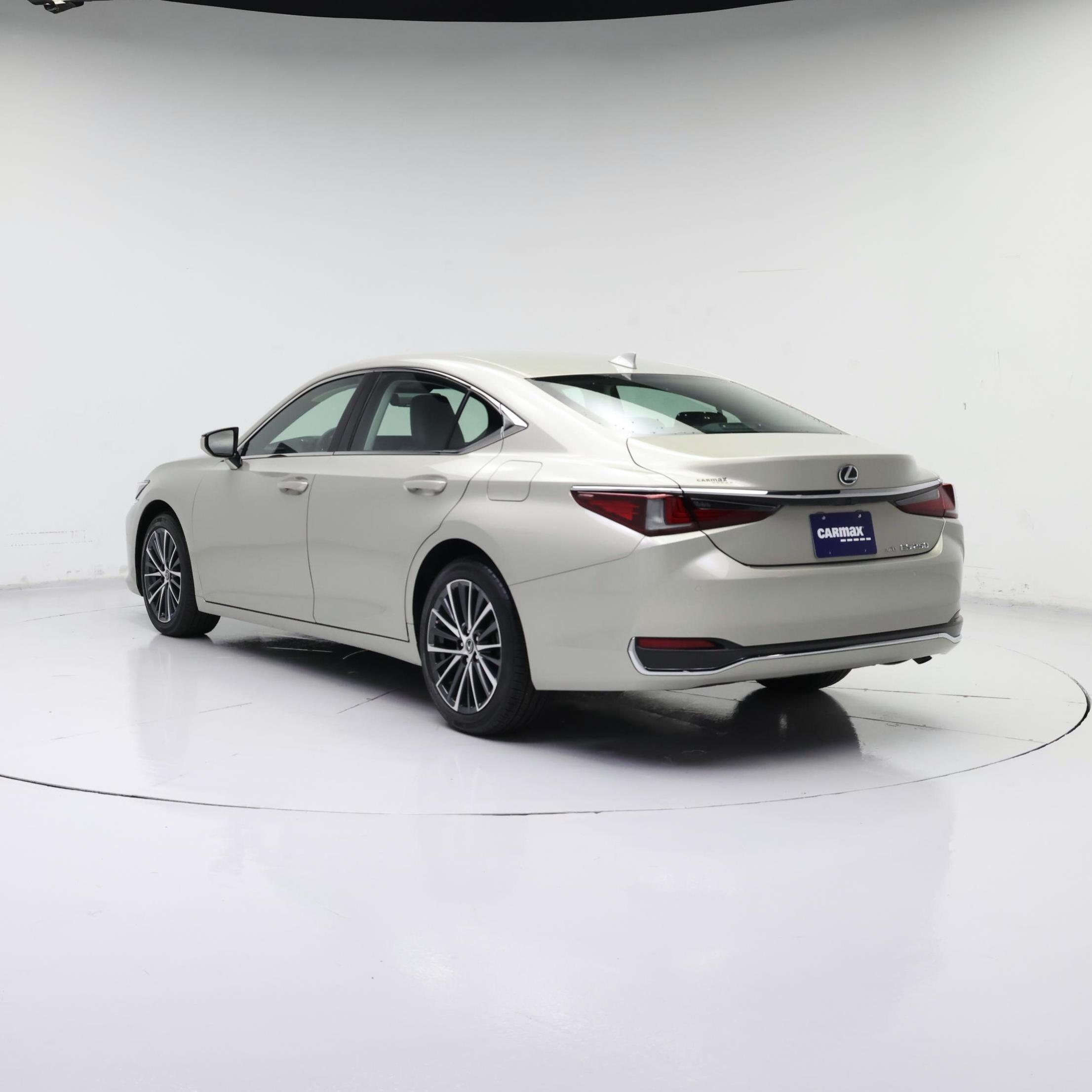 Thumbnail: 2023 Lexus ES - 2