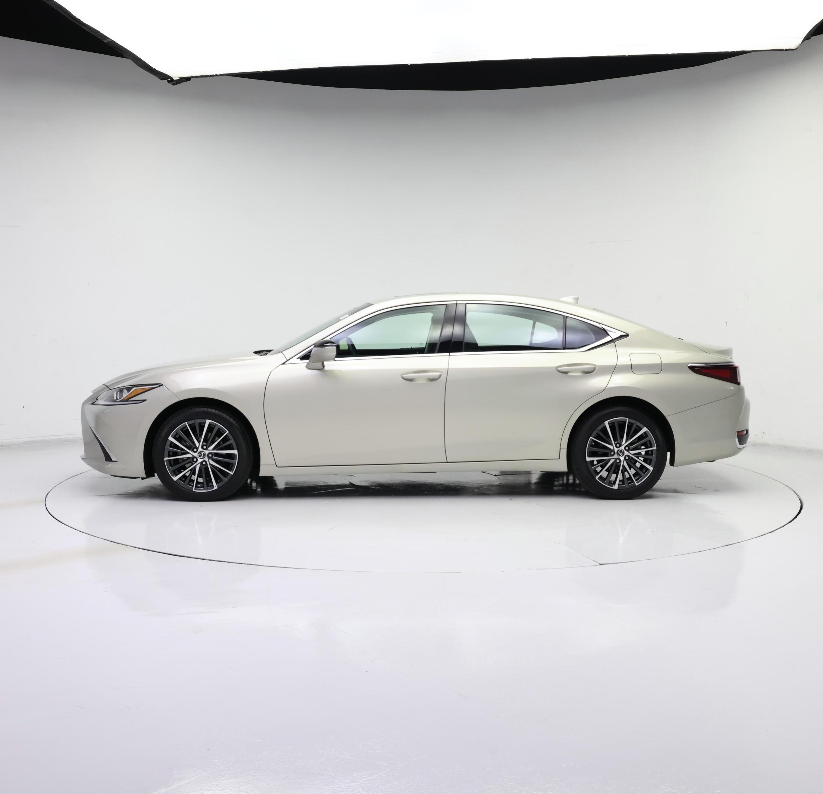 Thumbnail: 2023 Lexus ES - 3