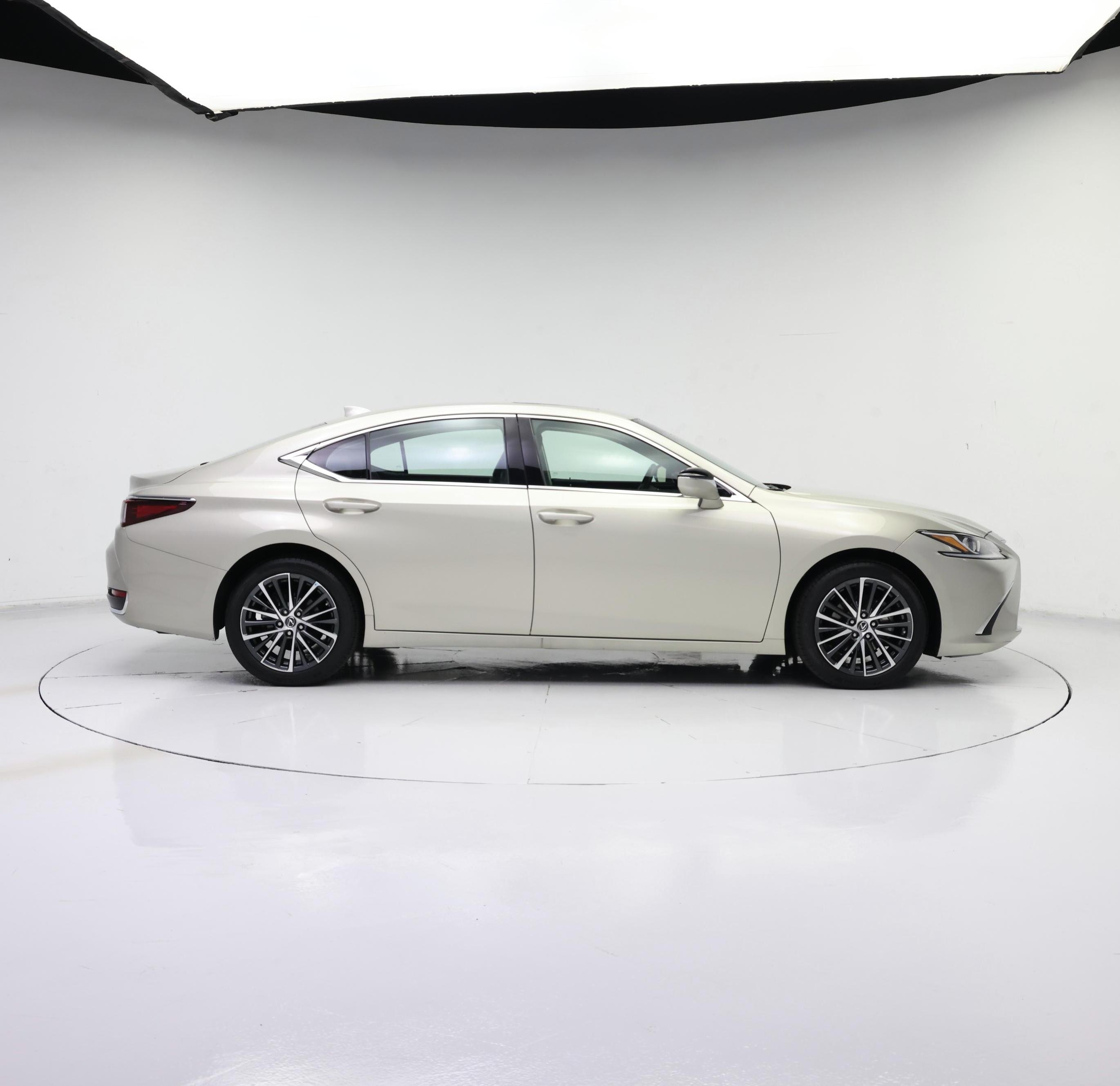 Thumbnail: 2023 Lexus ES - 7