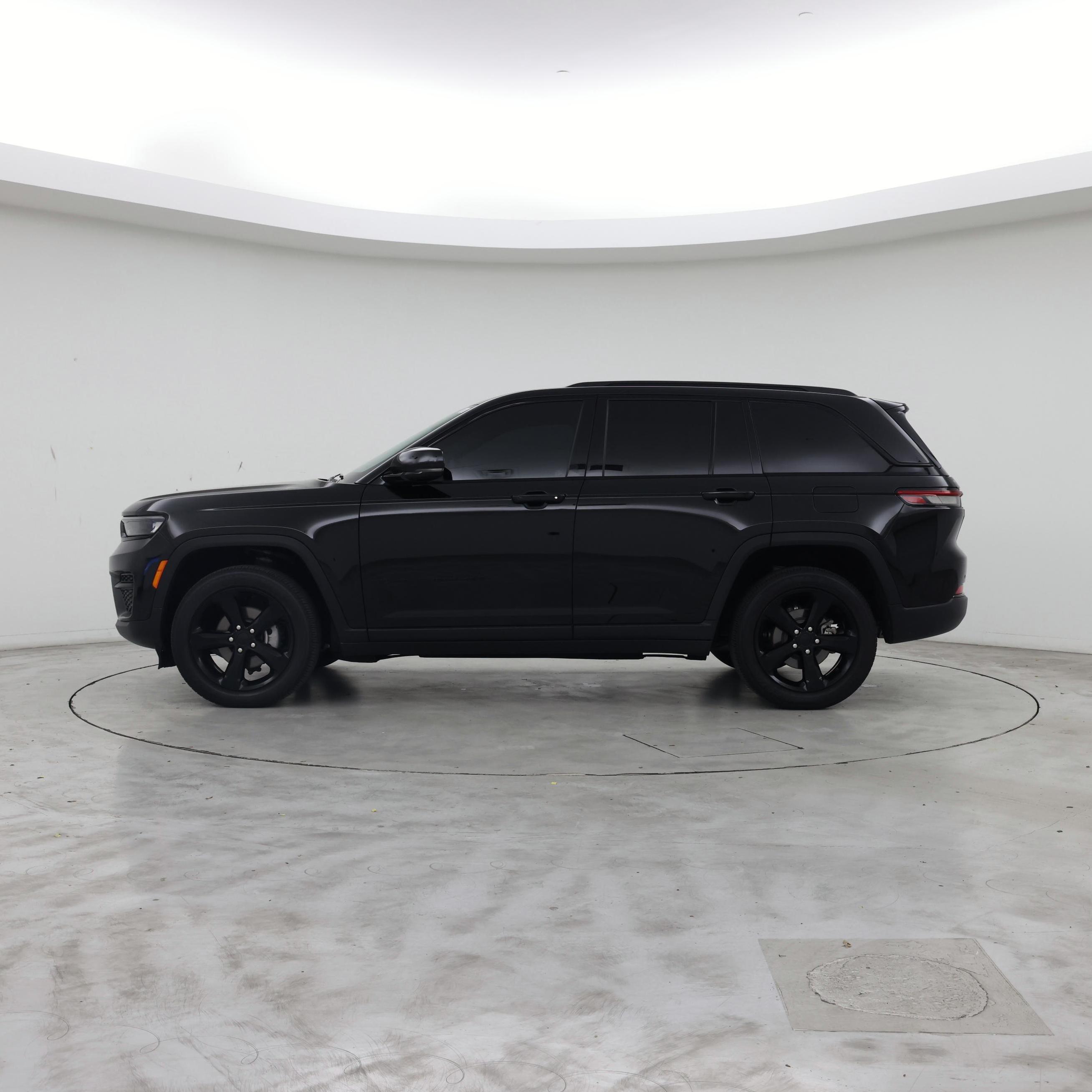 Thumbnail: 2025 Jeep Grand Cherokee - 3