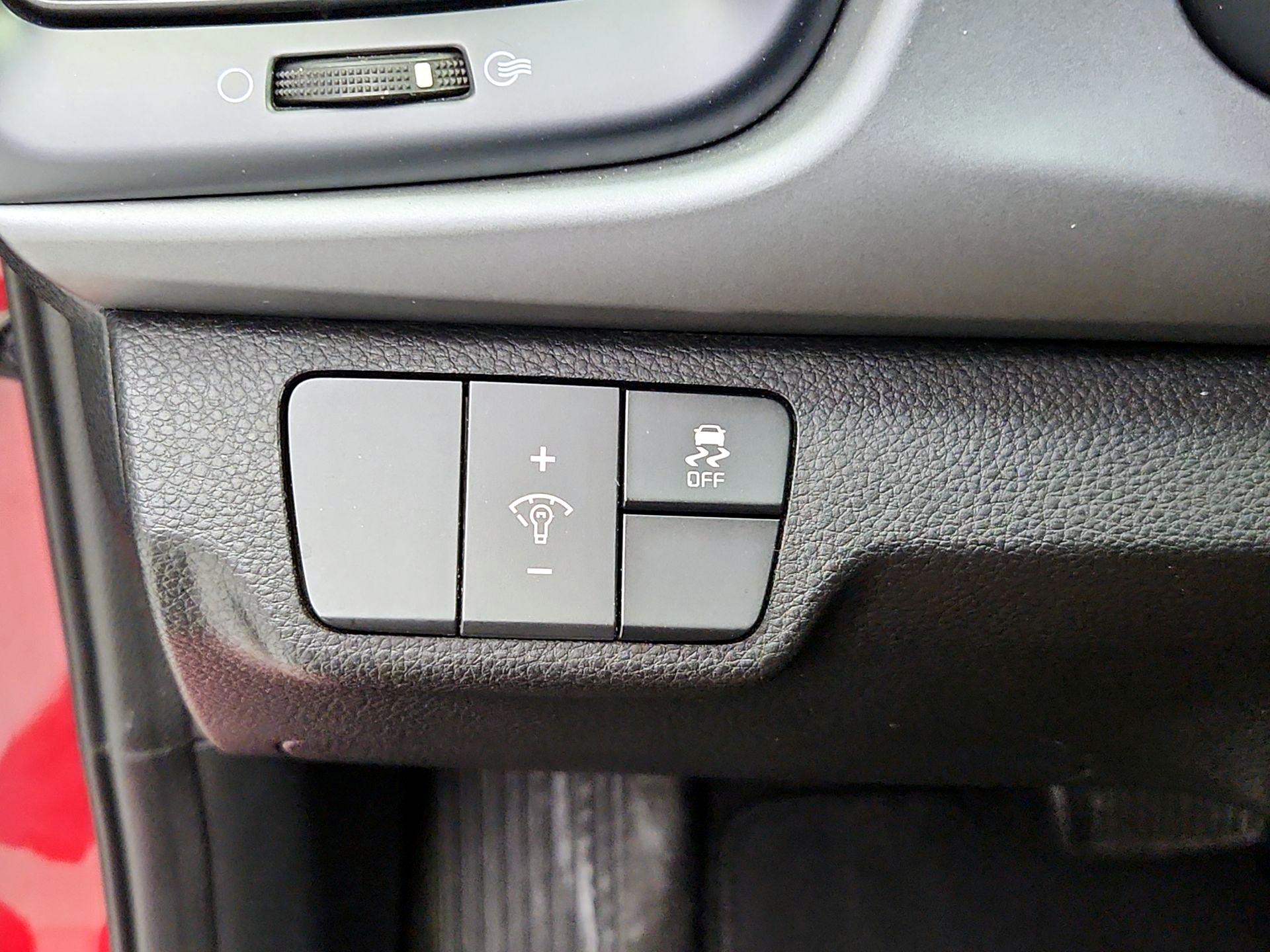 Thumbnail: 2019 Kia Rio - 13