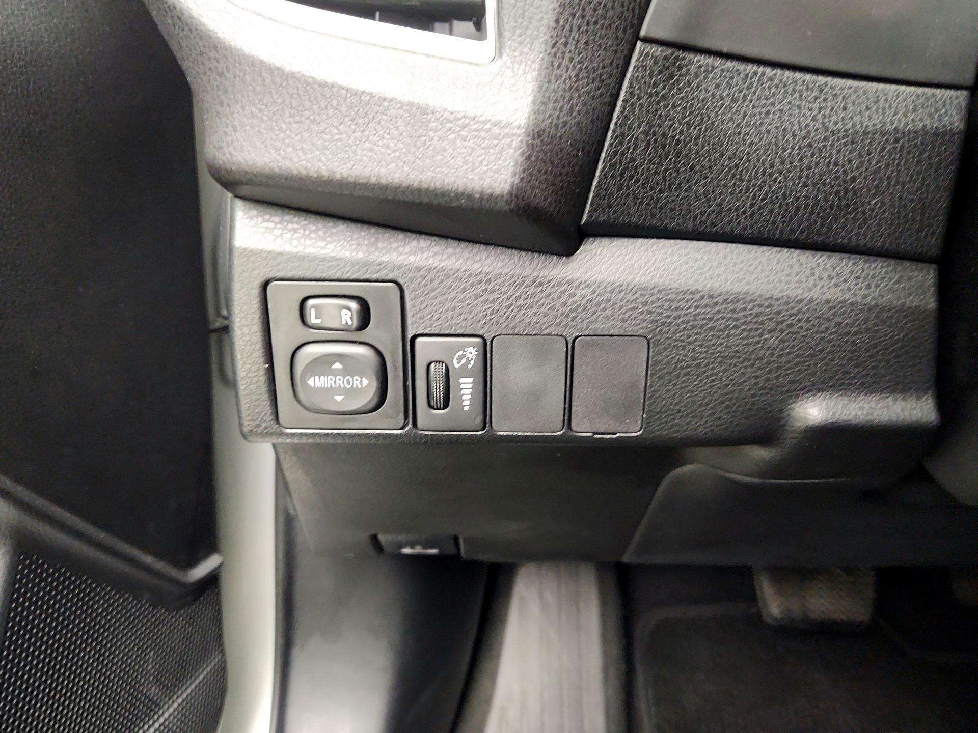 Thumbnail: 2014 Toyota Corolla - 13