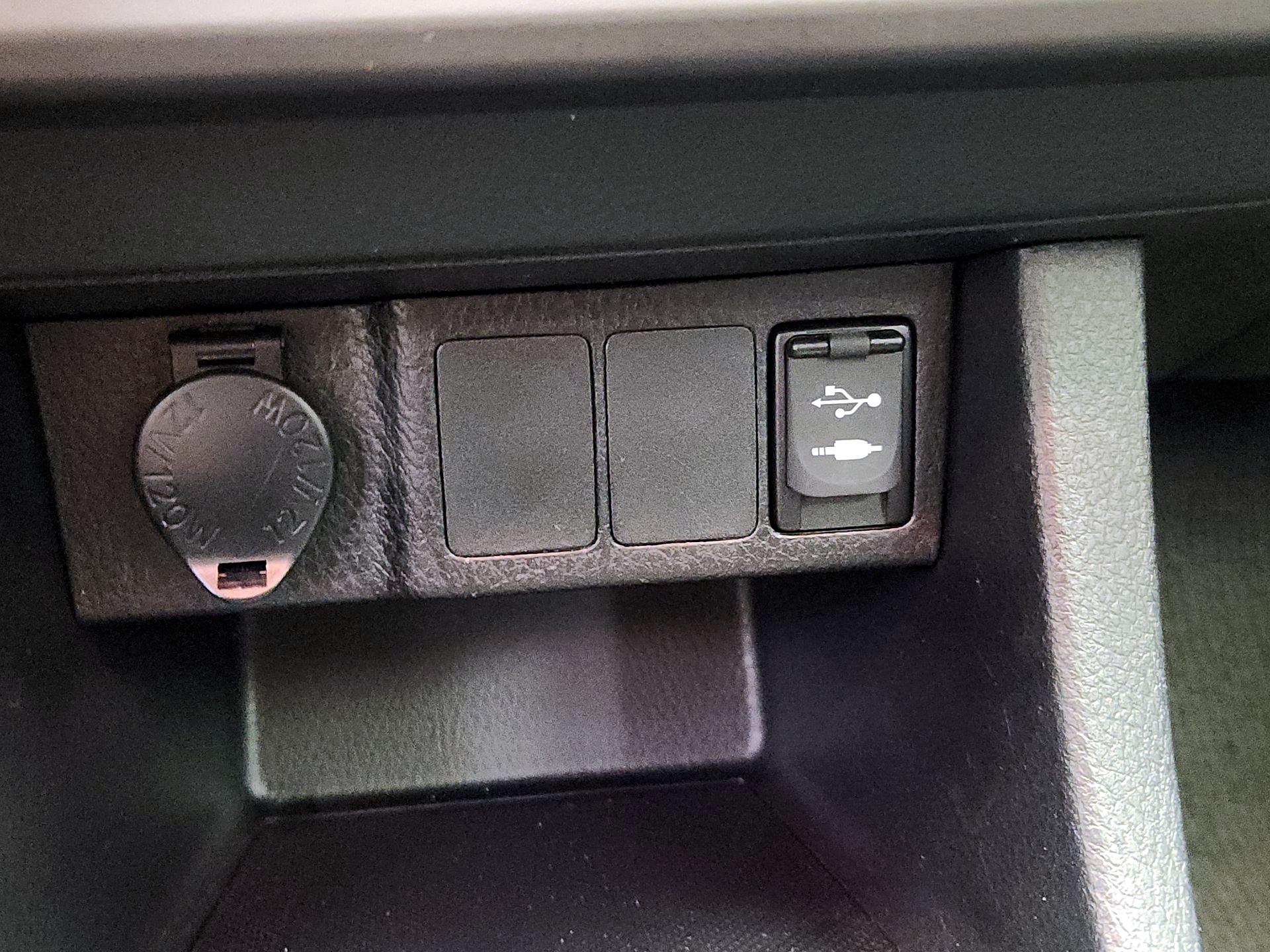 Thumbnail: 2014 Toyota Corolla - 18