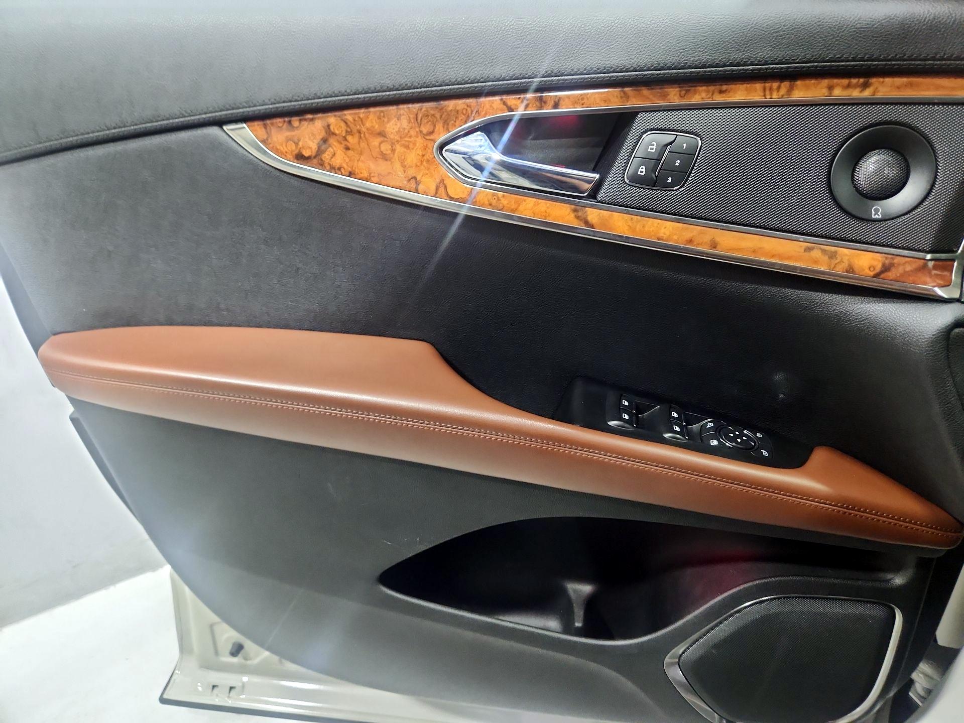 Thumbnail: 2020 Lincoln Nautilus - 12