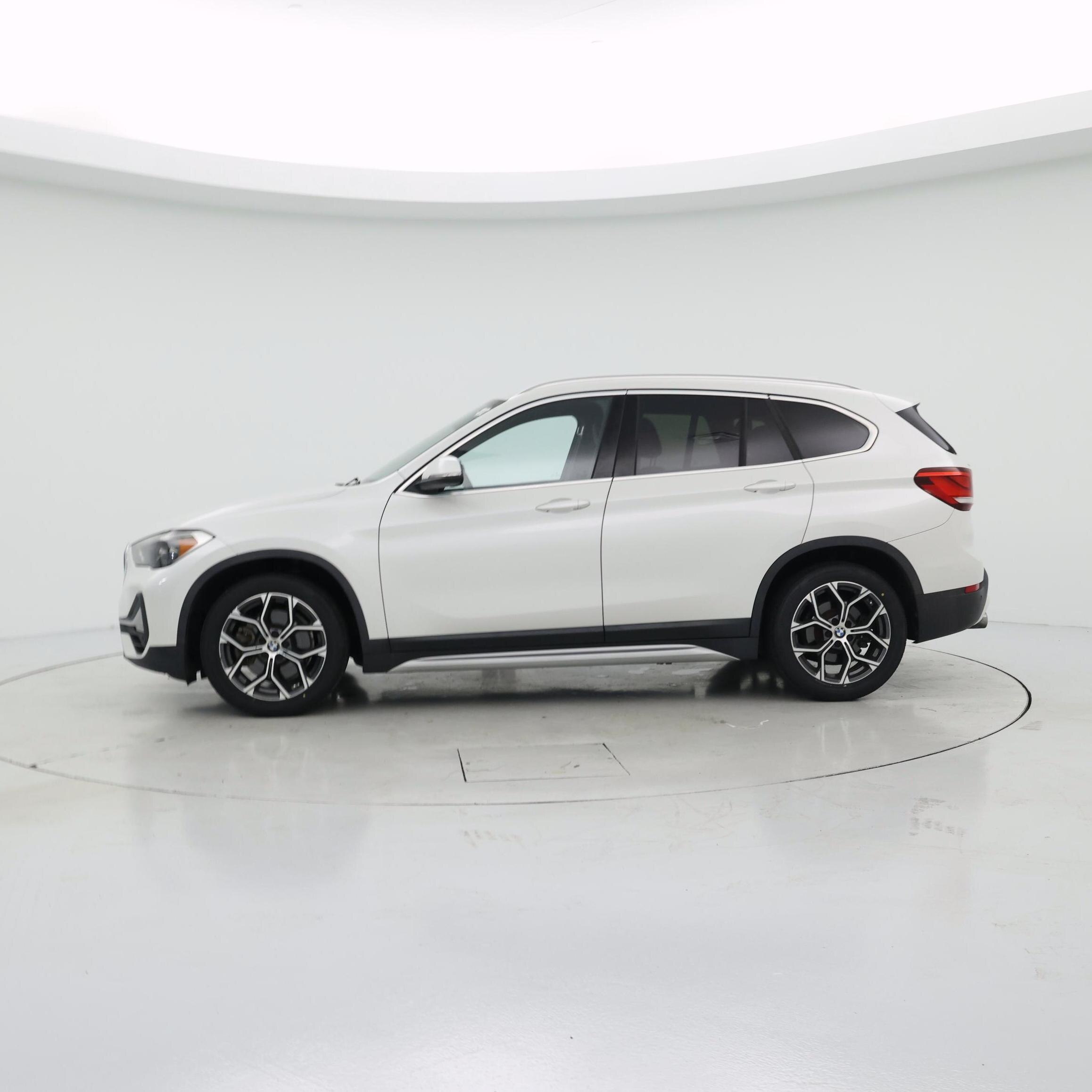 Thumbnail: 2020 BMW X1 - 3