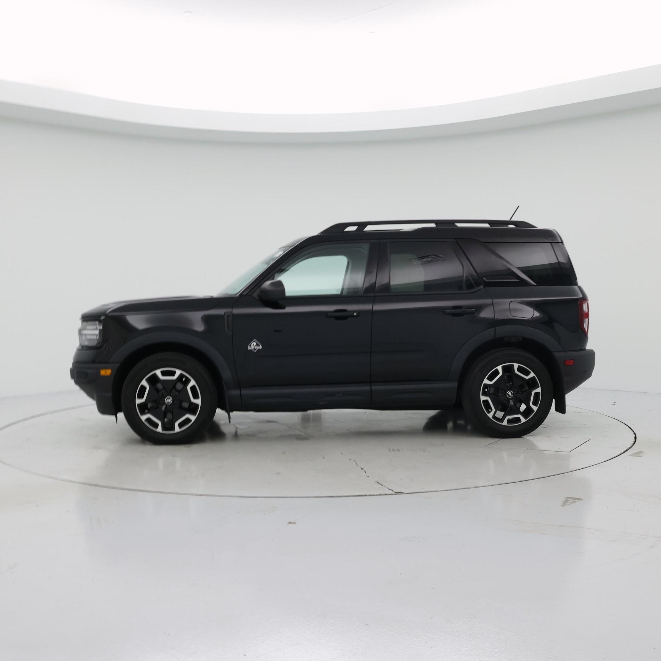 Thumbnail: 2023 Ford Bronco Sport - 3