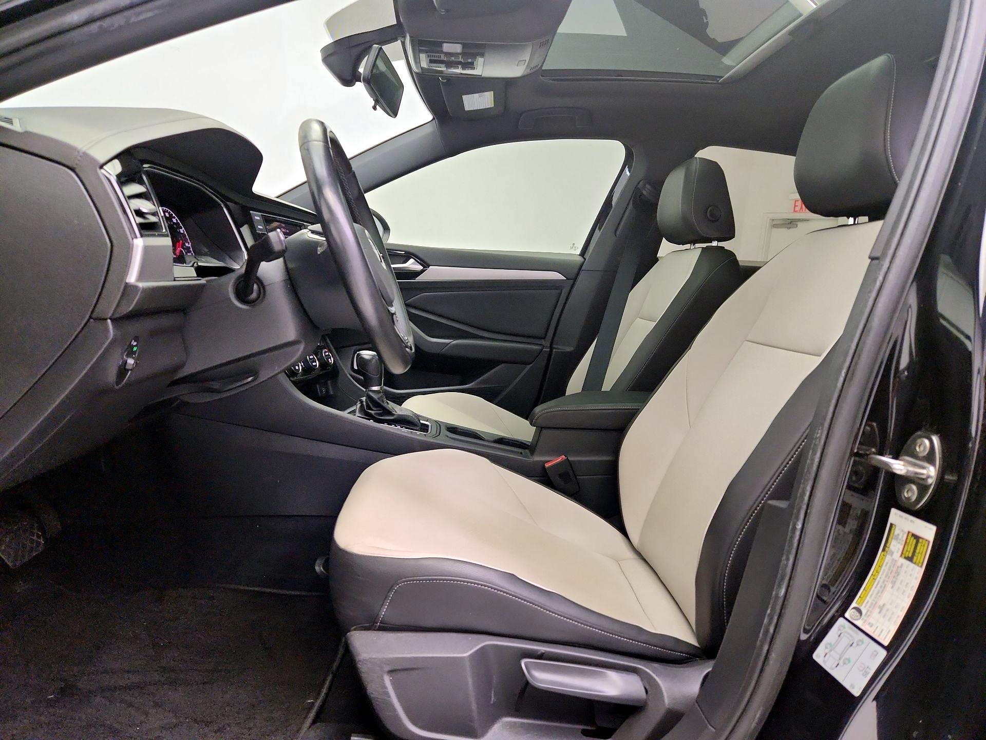 Thumbnail: 2019 Volkswagen Jetta - 11