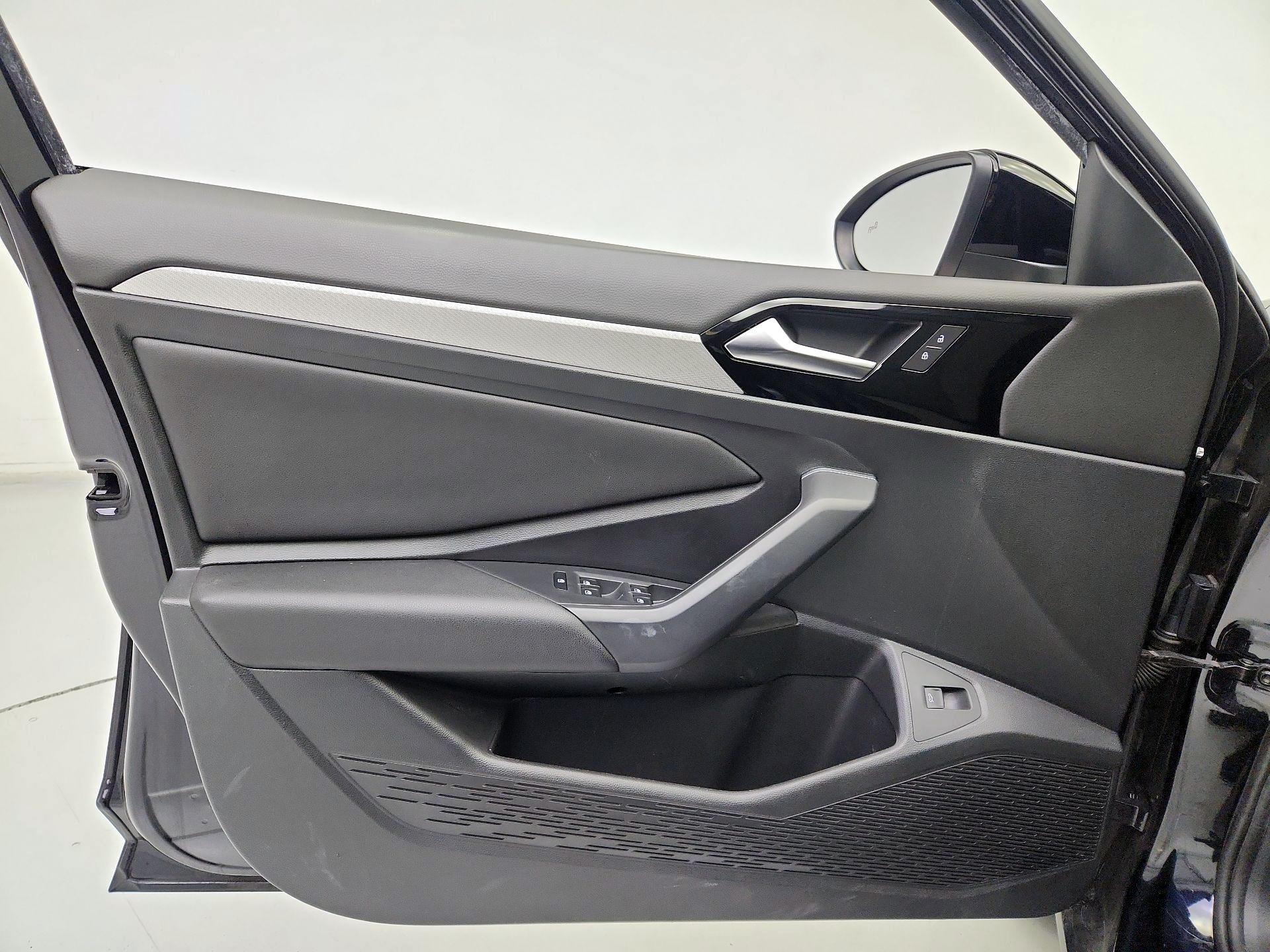 Thumbnail: 2019 Volkswagen Jetta - 12