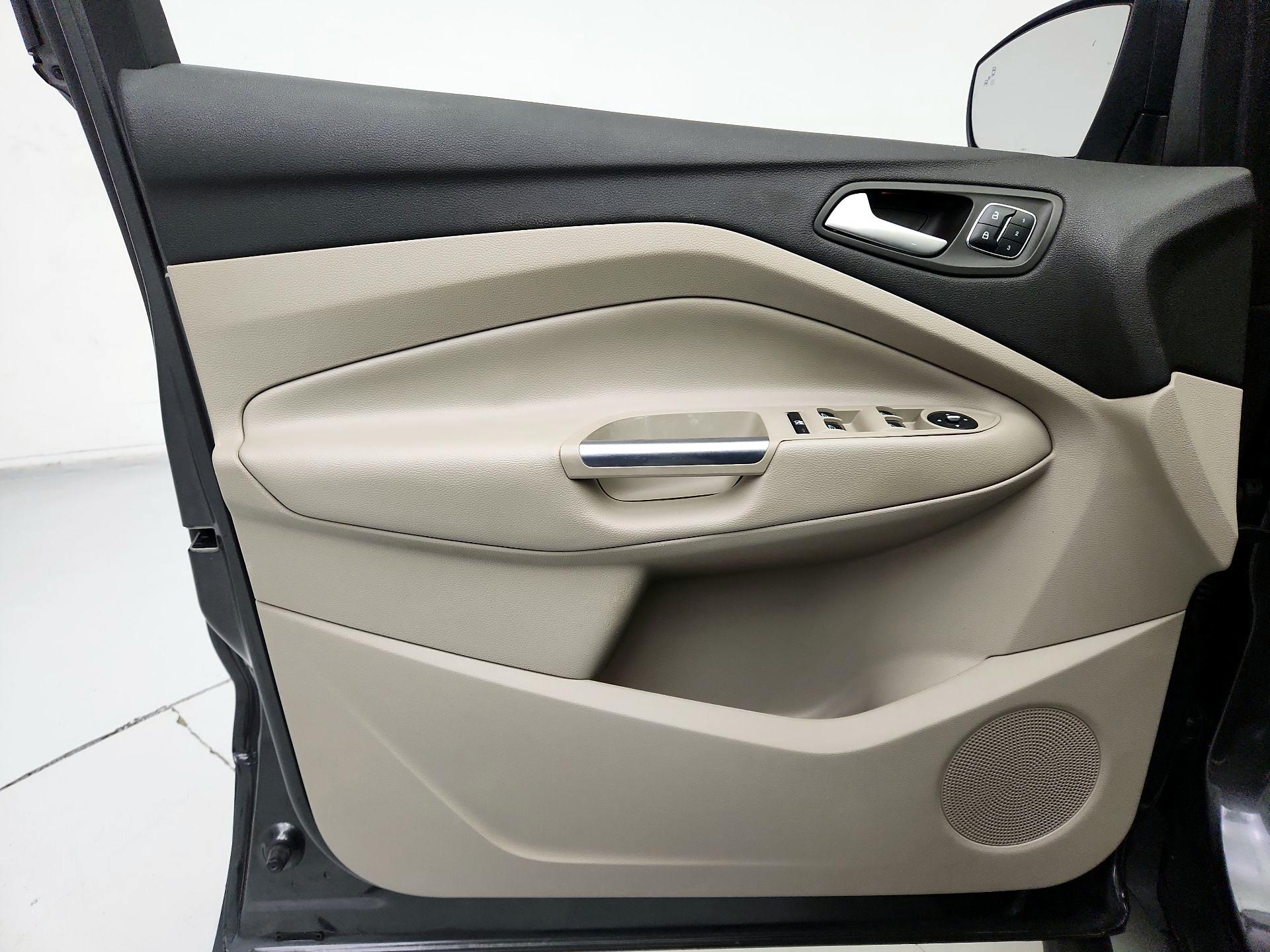 Thumbnail: 2016 Ford Escape - 12