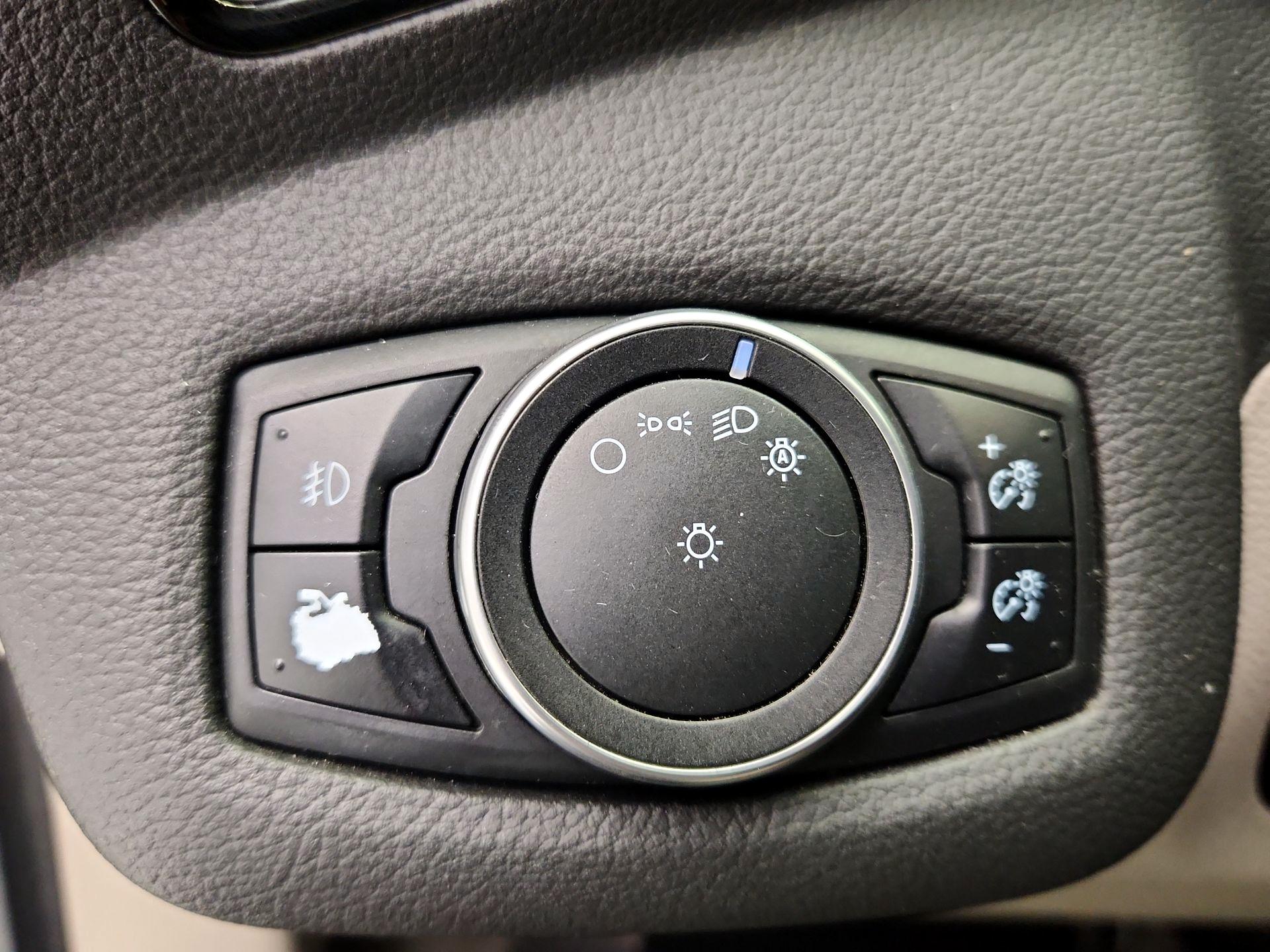 Thumbnail: 2016 Ford Escape - 13