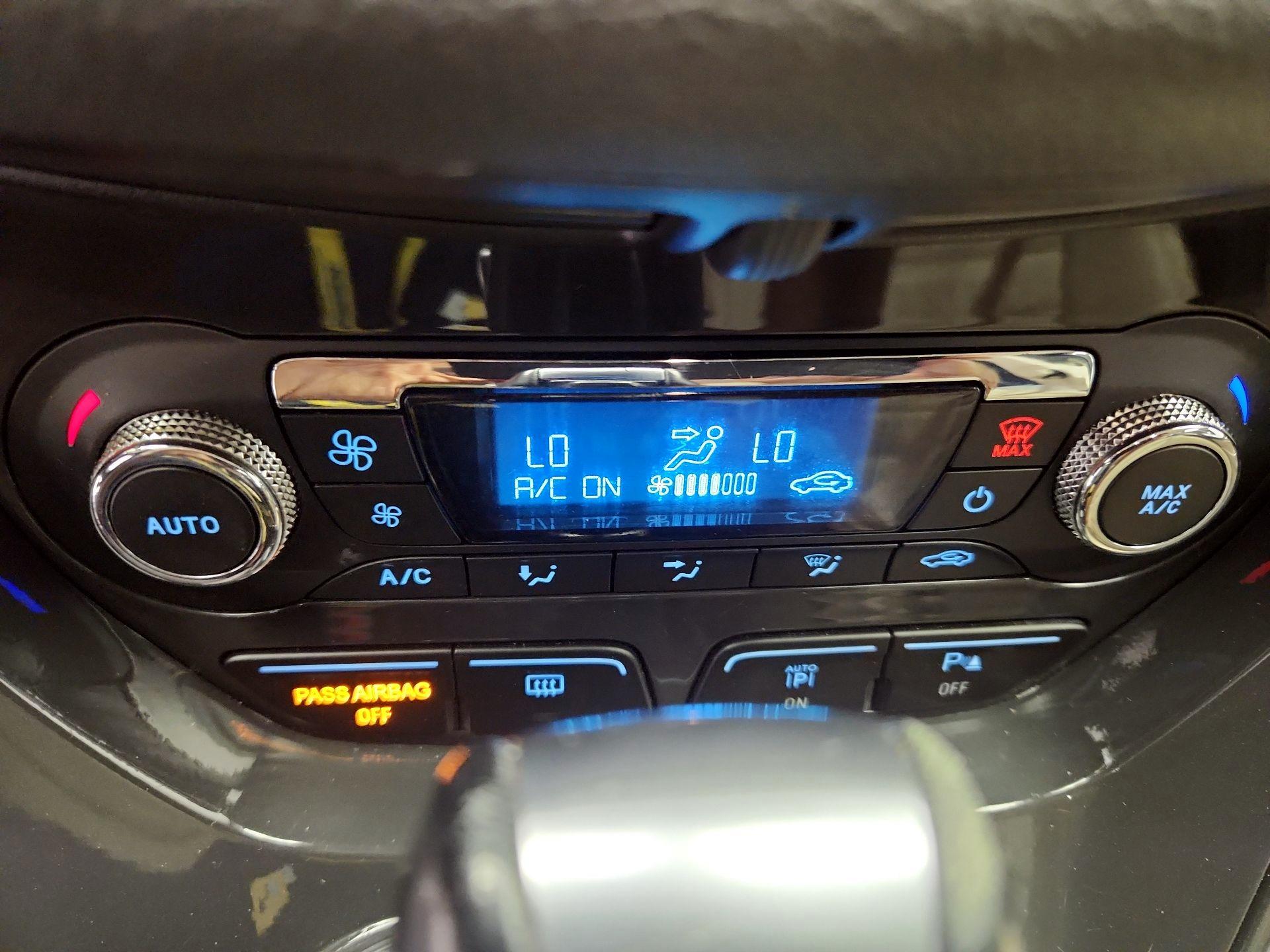 Thumbnail: 2016 Ford Escape - 17