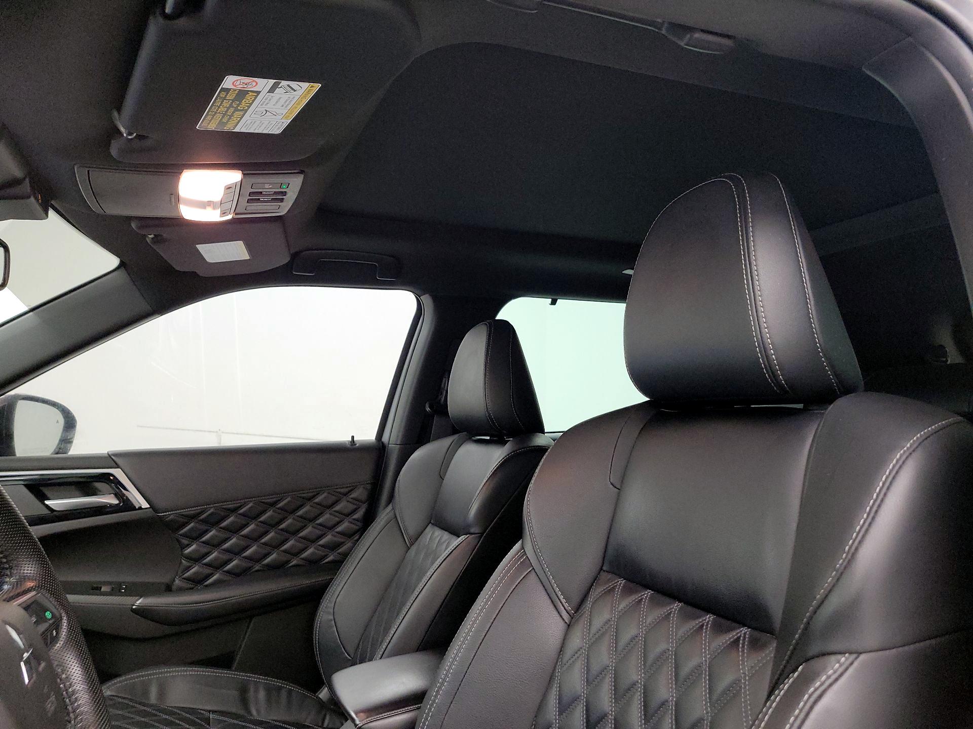 Thumbnail: 2023 Mitsubishi Outlander - 20