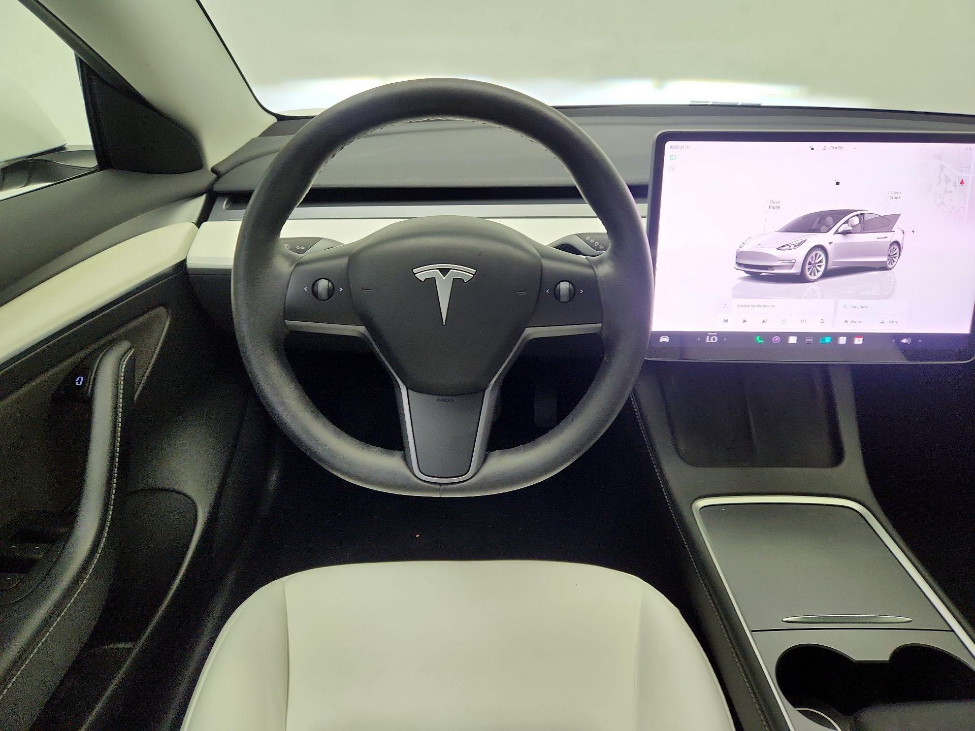 Thumbnail: 2023 Tesla Model 3 - 10