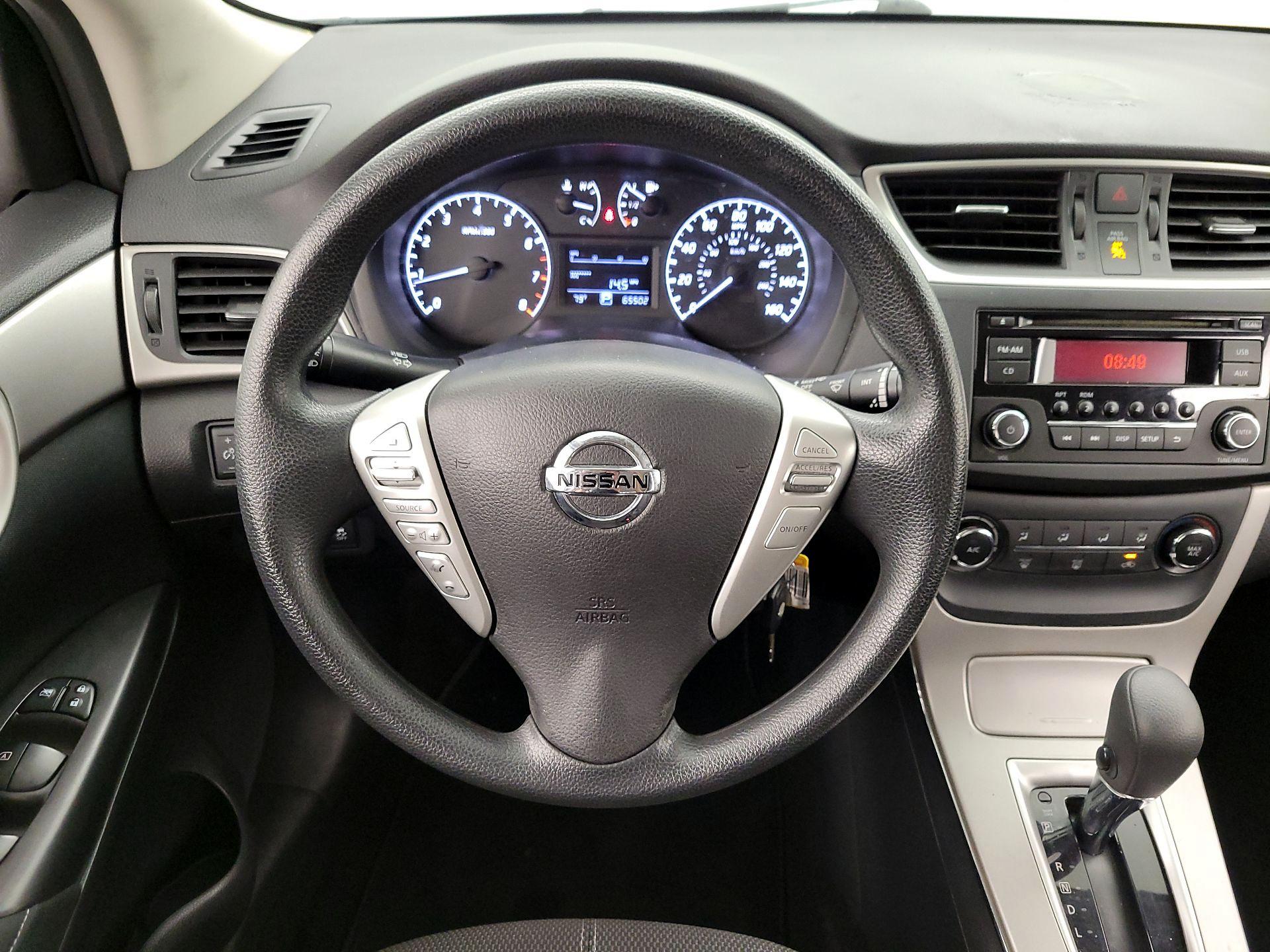 Thumbnail: 2015 Nissan Sentra - 10