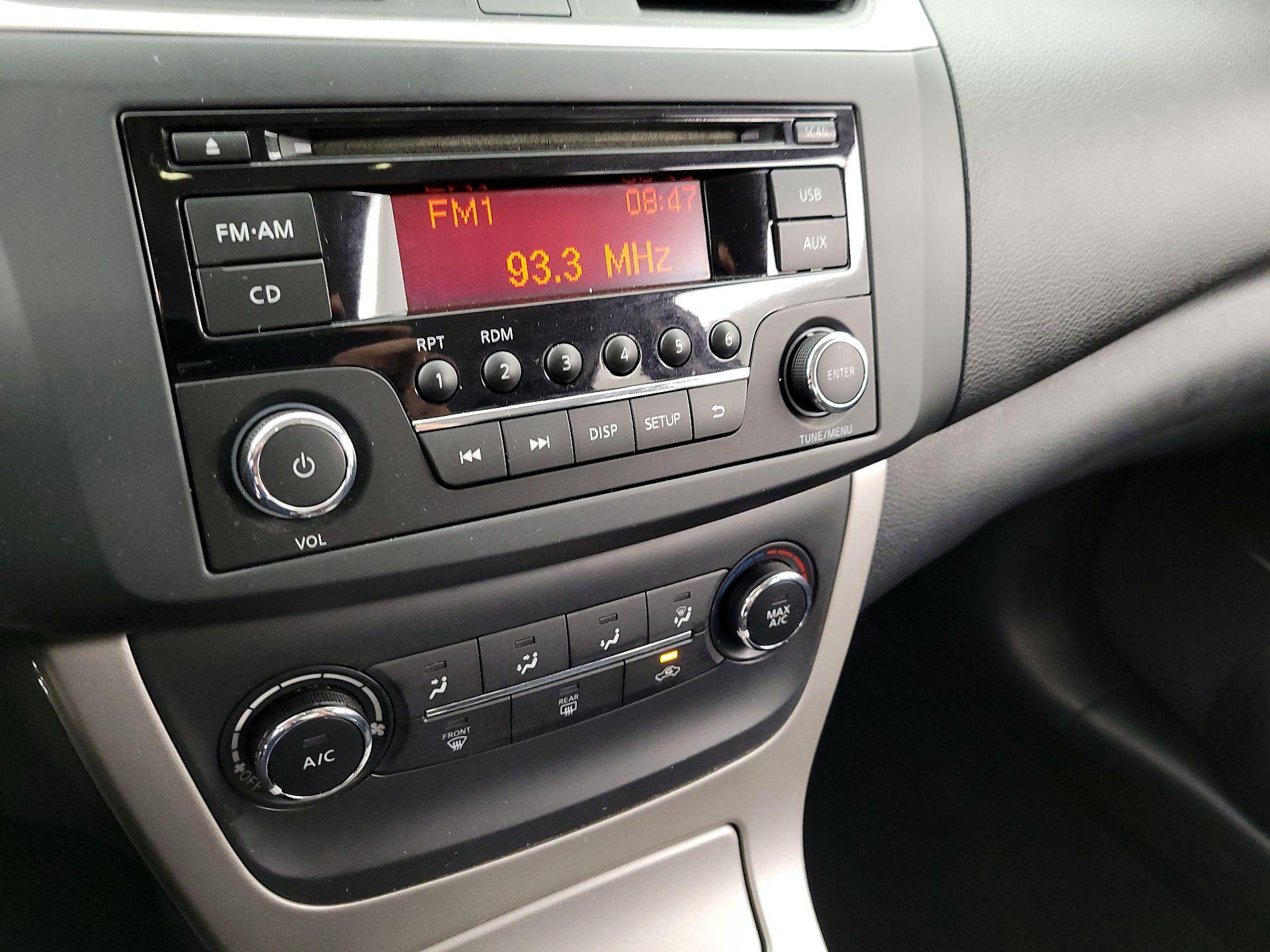 Thumbnail: 2015 Nissan Sentra - 14