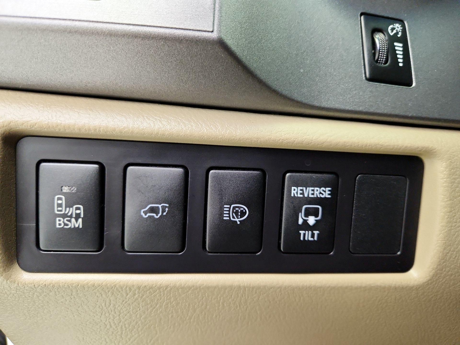 Thumbnail: 2017 Toyota Sequoia - 13