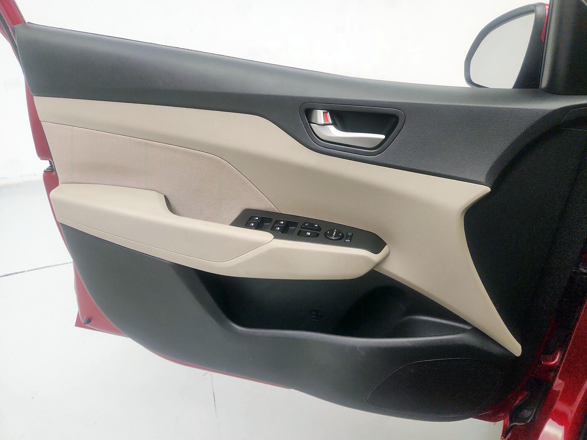 Thumbnail: 2019 Hyundai Accent - 12