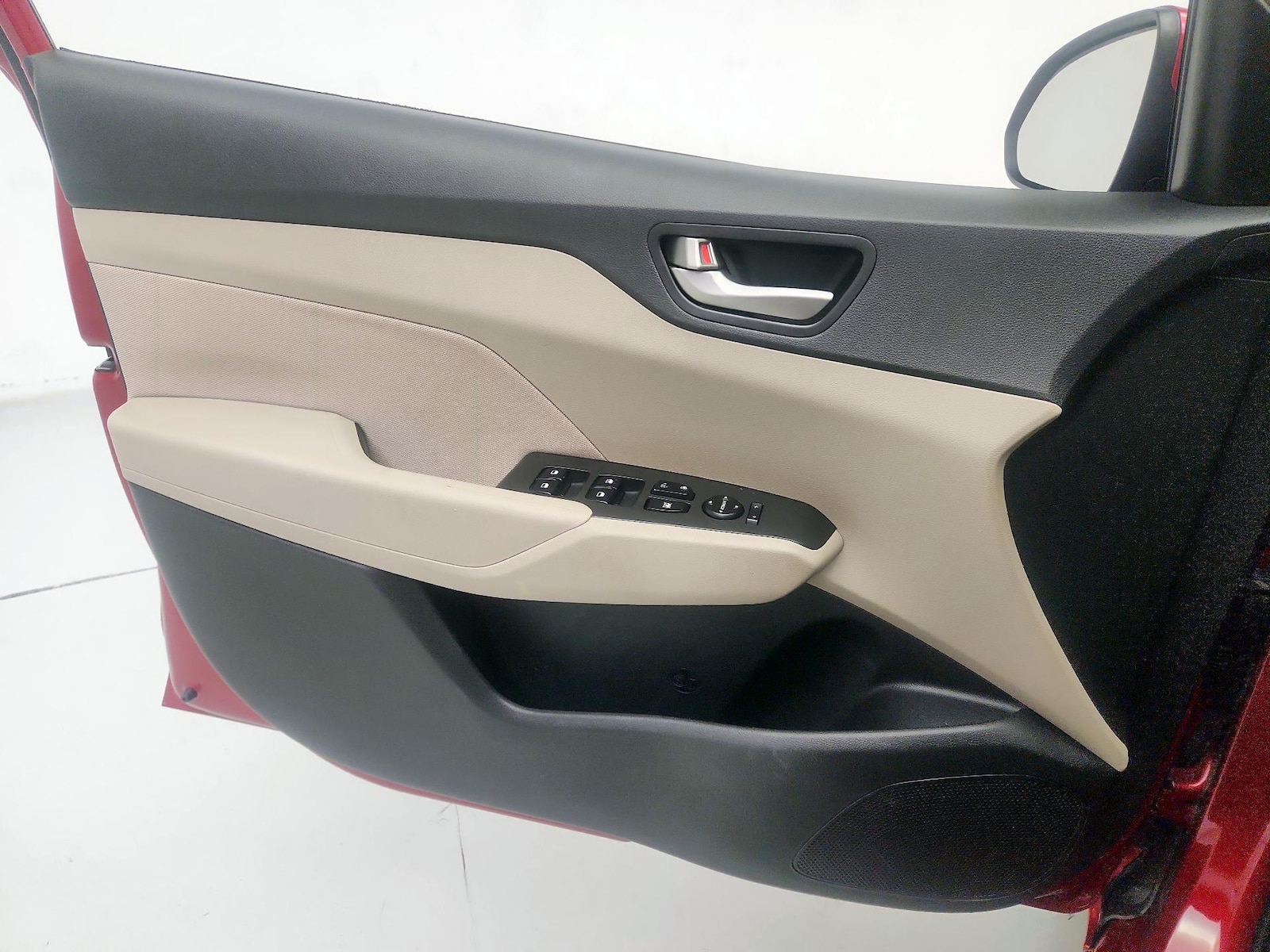 2019 Hyundai Accent SE - Photo 13