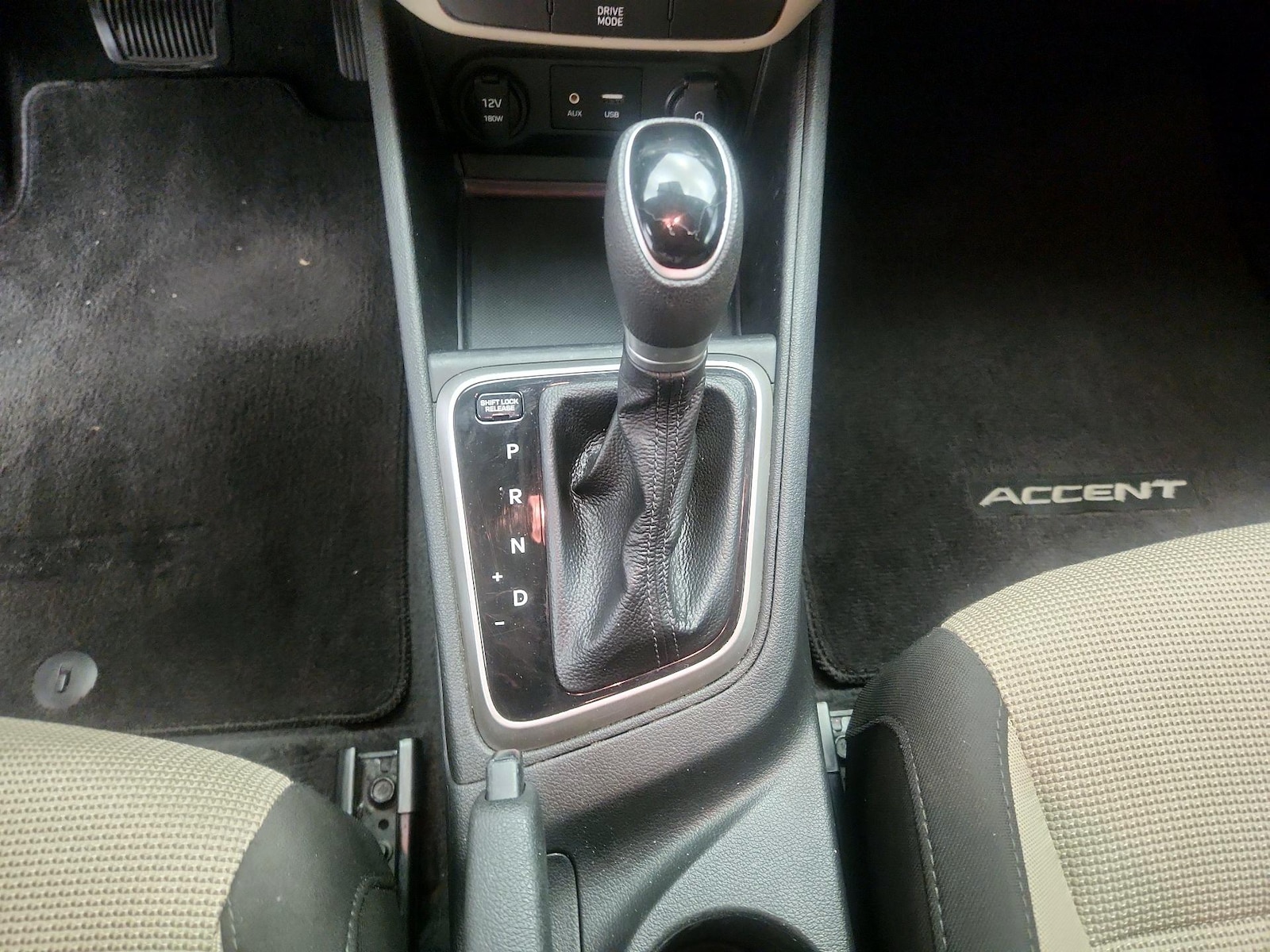 2019 Hyundai Accent SE - Photo 18