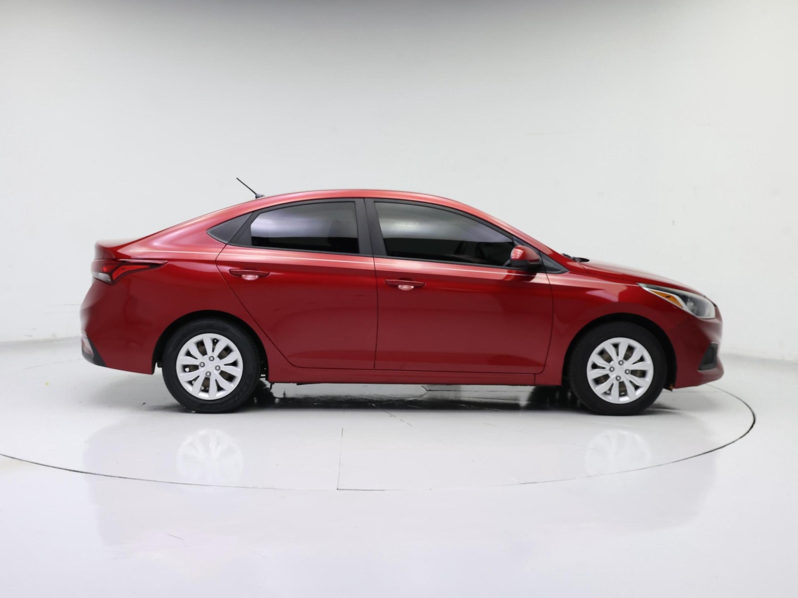 2019 Hyundai Accent SE - Photo 8